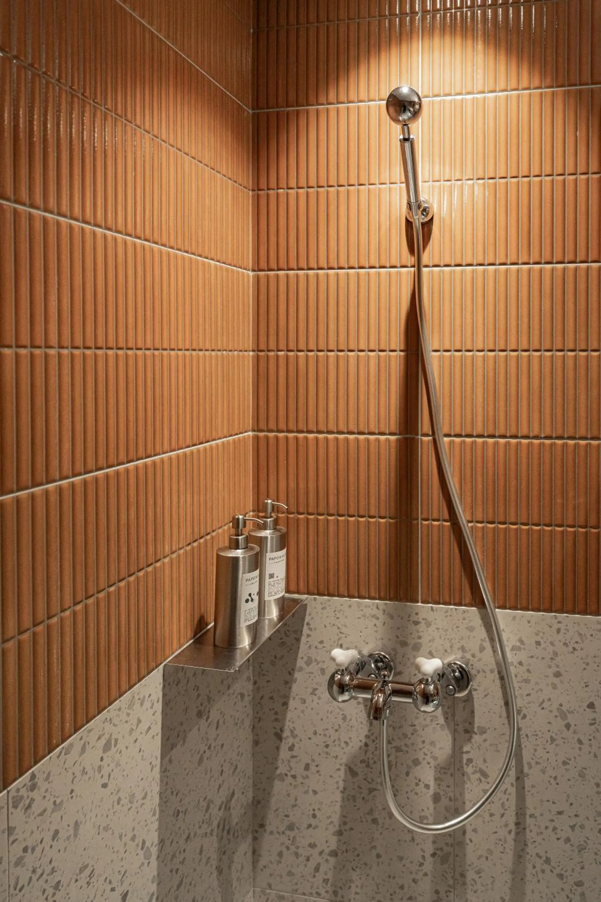 Shower in PAPO'A Labs