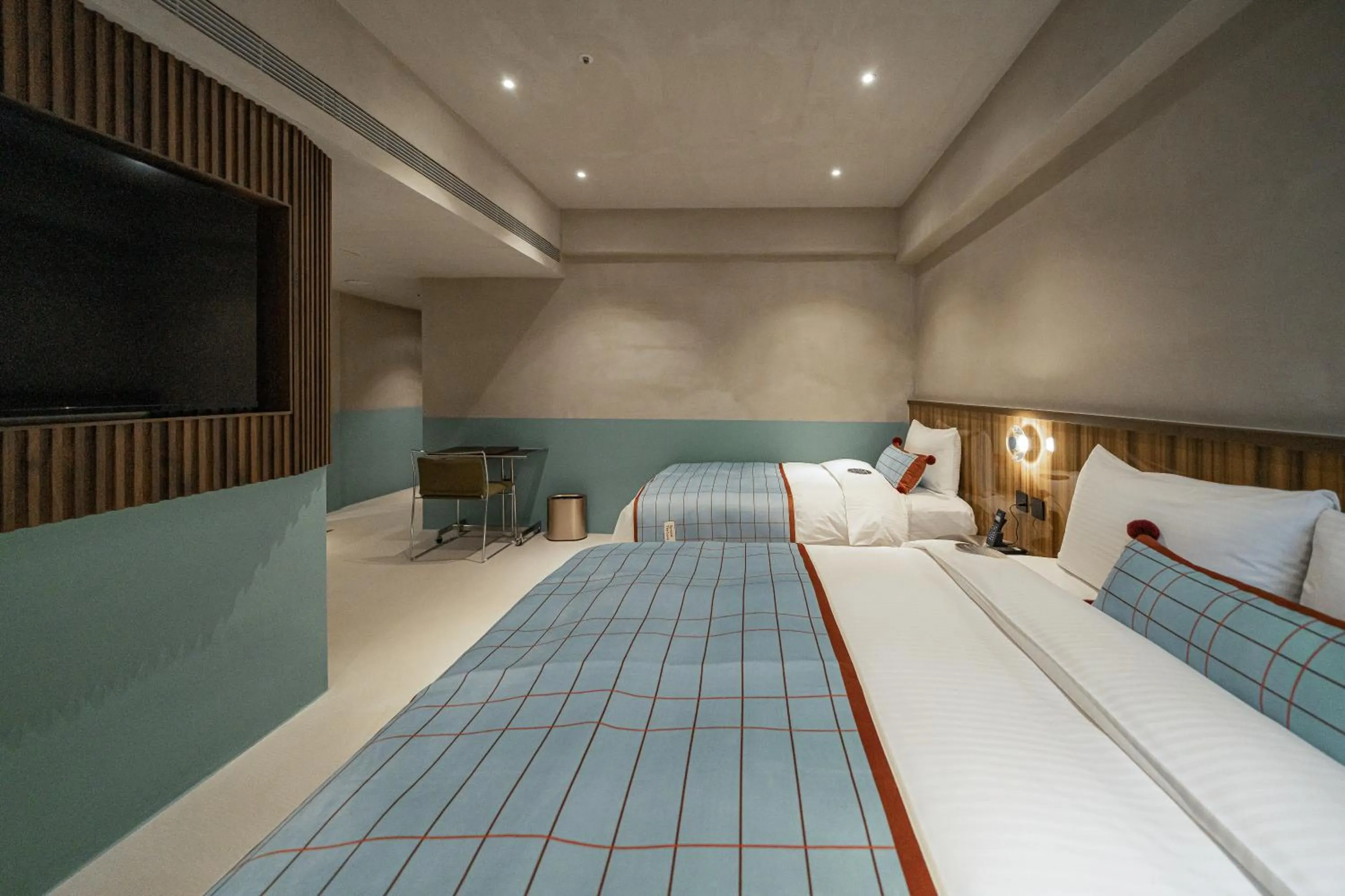 Photo of the whole room, Bed in PAPO'A Labs