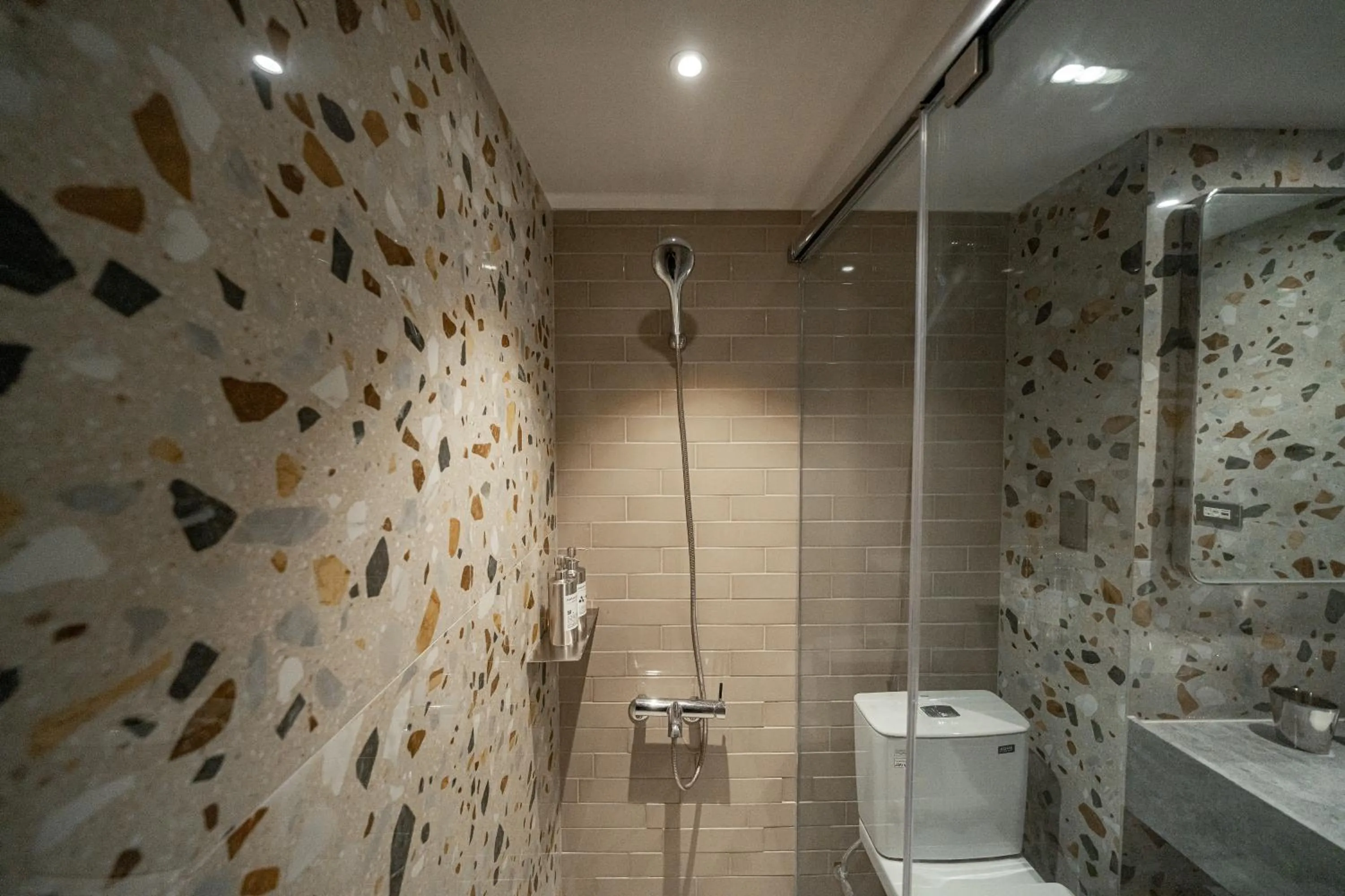 Bathroom in PAPO'A Labs