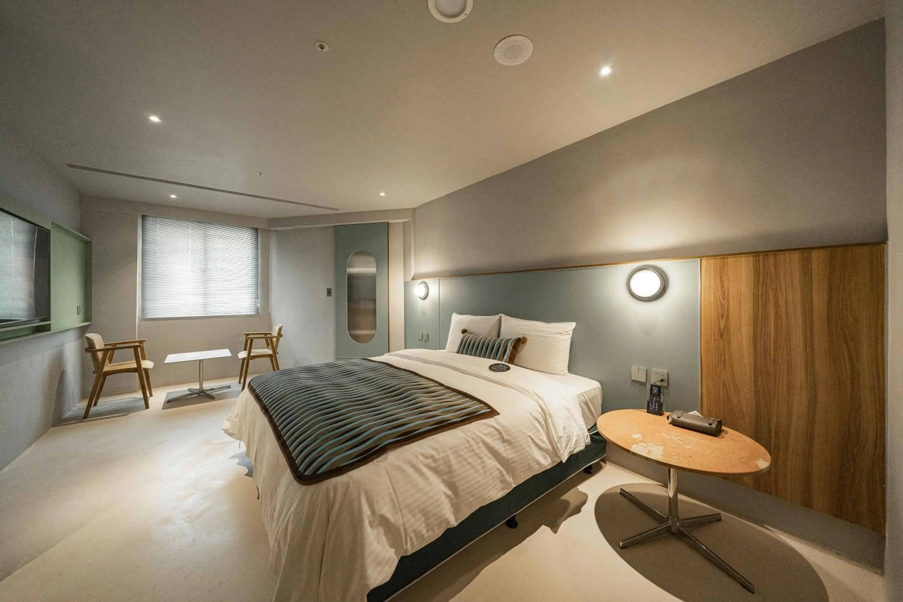 Photo of the whole room, Bed in PAPO'A Labs