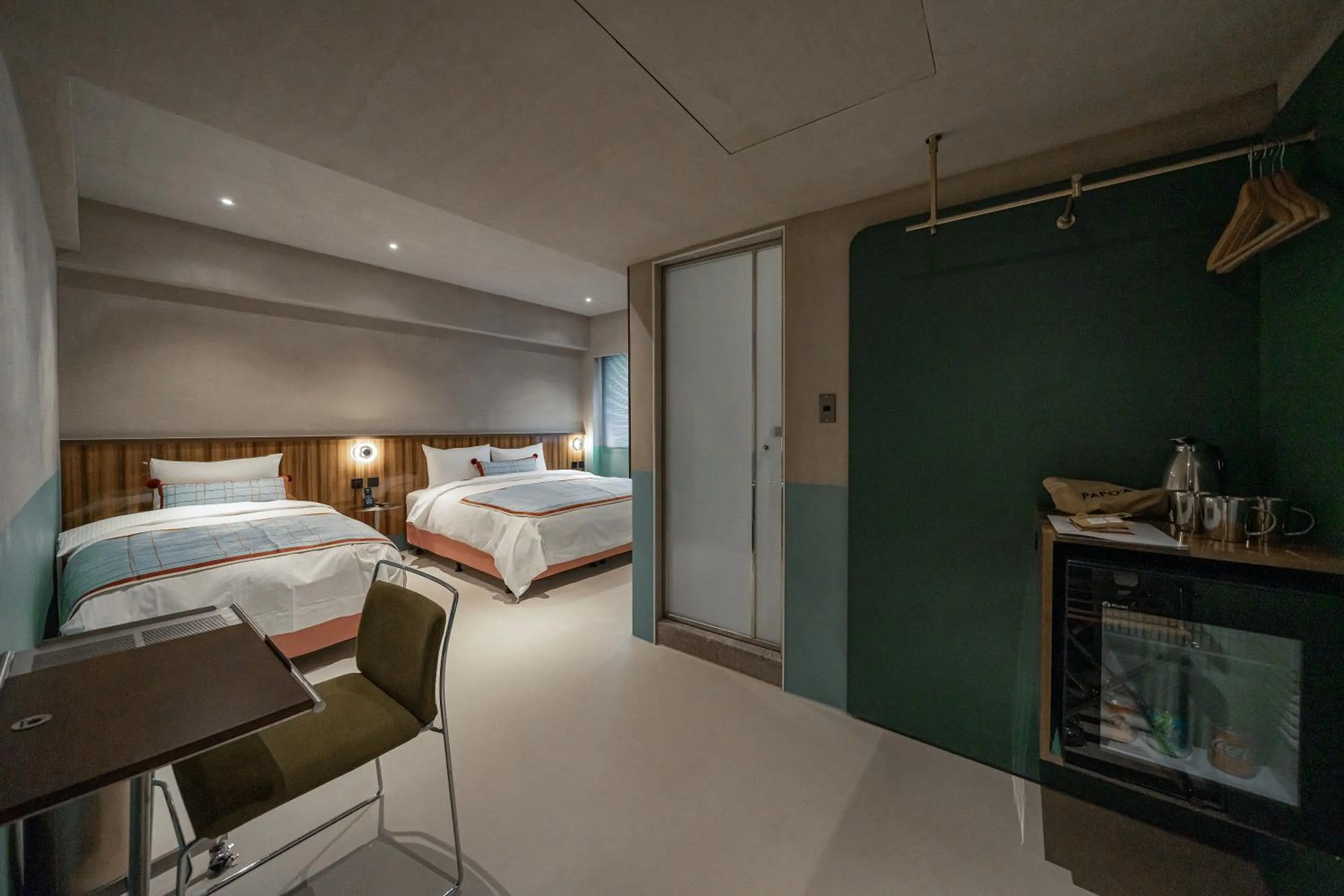Photo of the whole room, Bed in PAPO'A Labs
