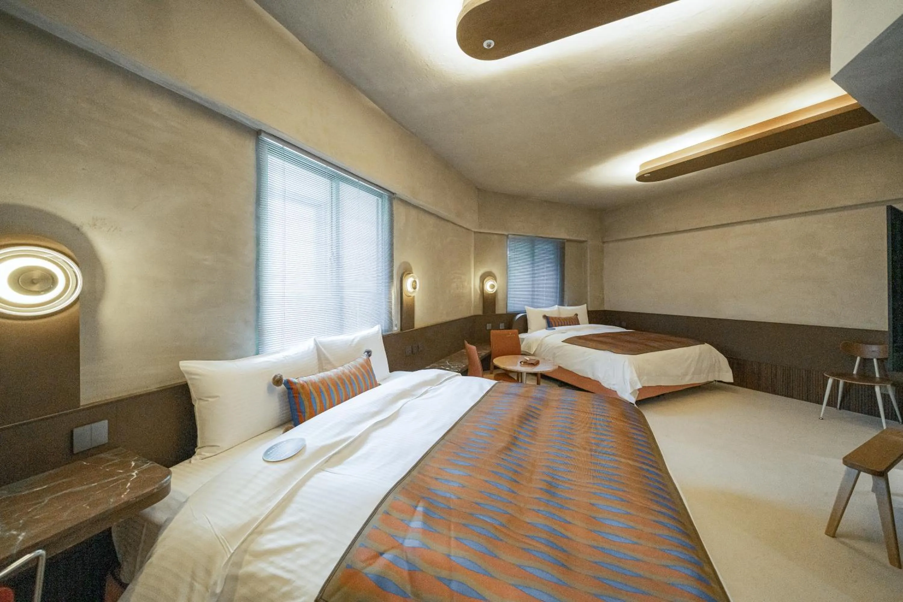 Photo of the whole room, Bed in PAPO'A Labs