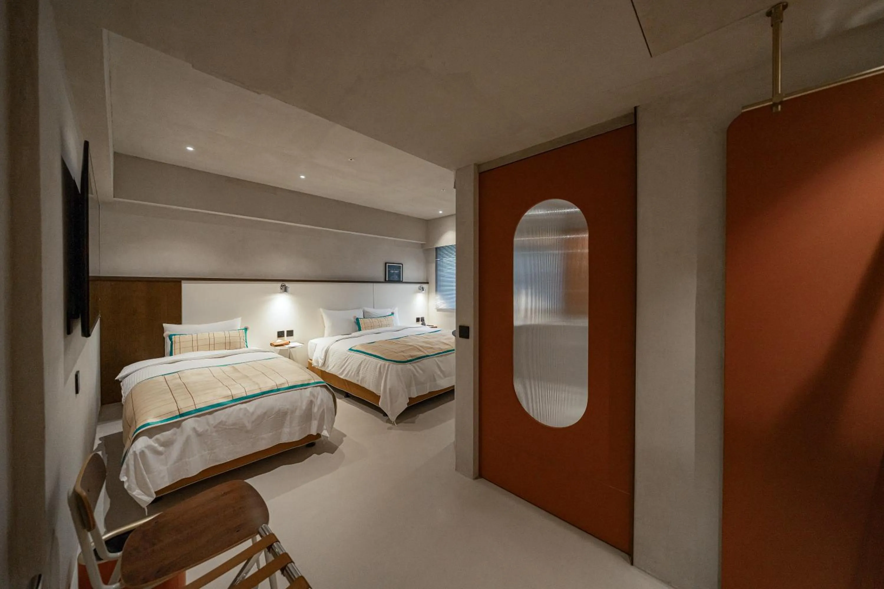 Photo of the whole room, Bed in PAPO'A Labs
