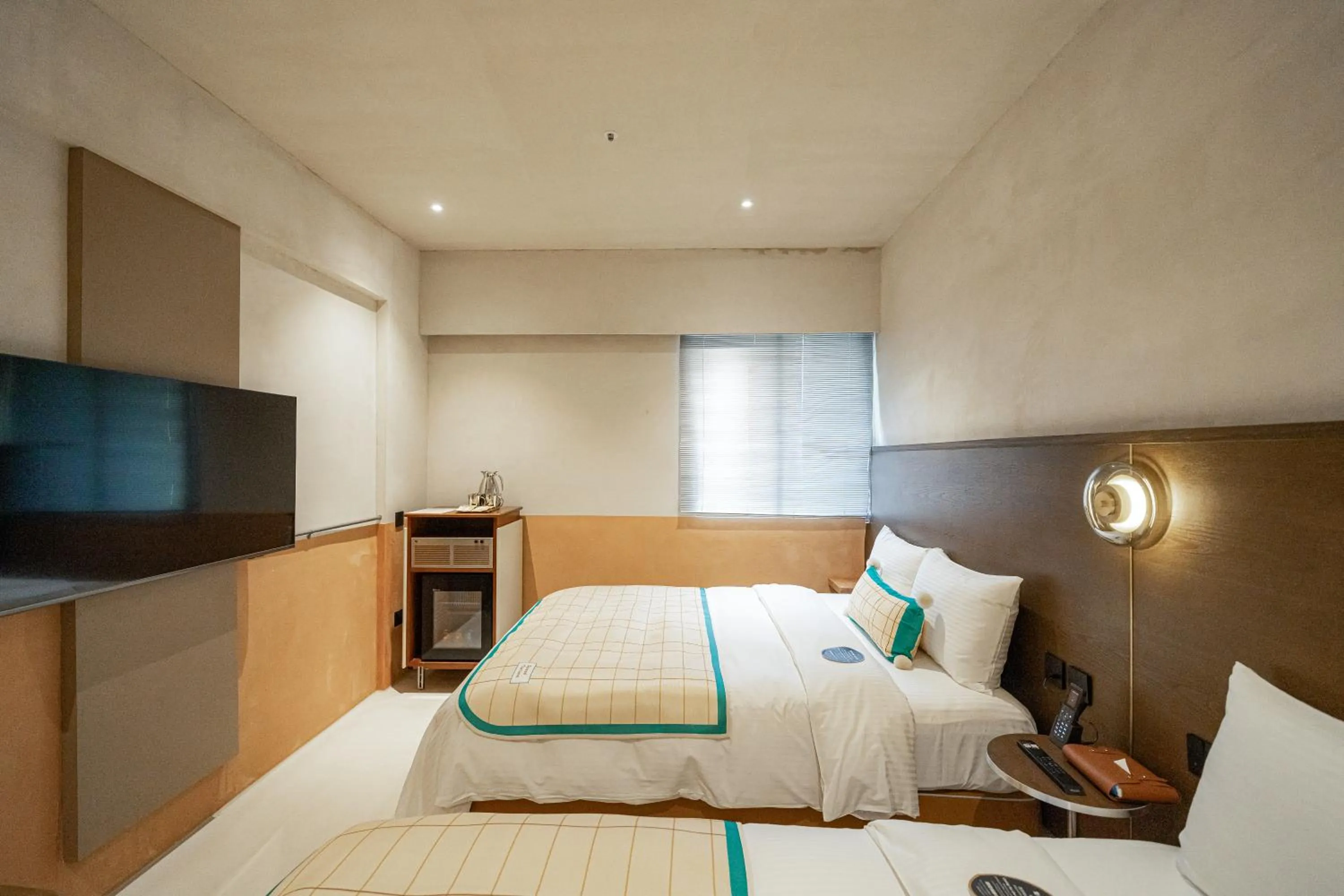 Photo of the whole room, Bed in PAPO'A Labs