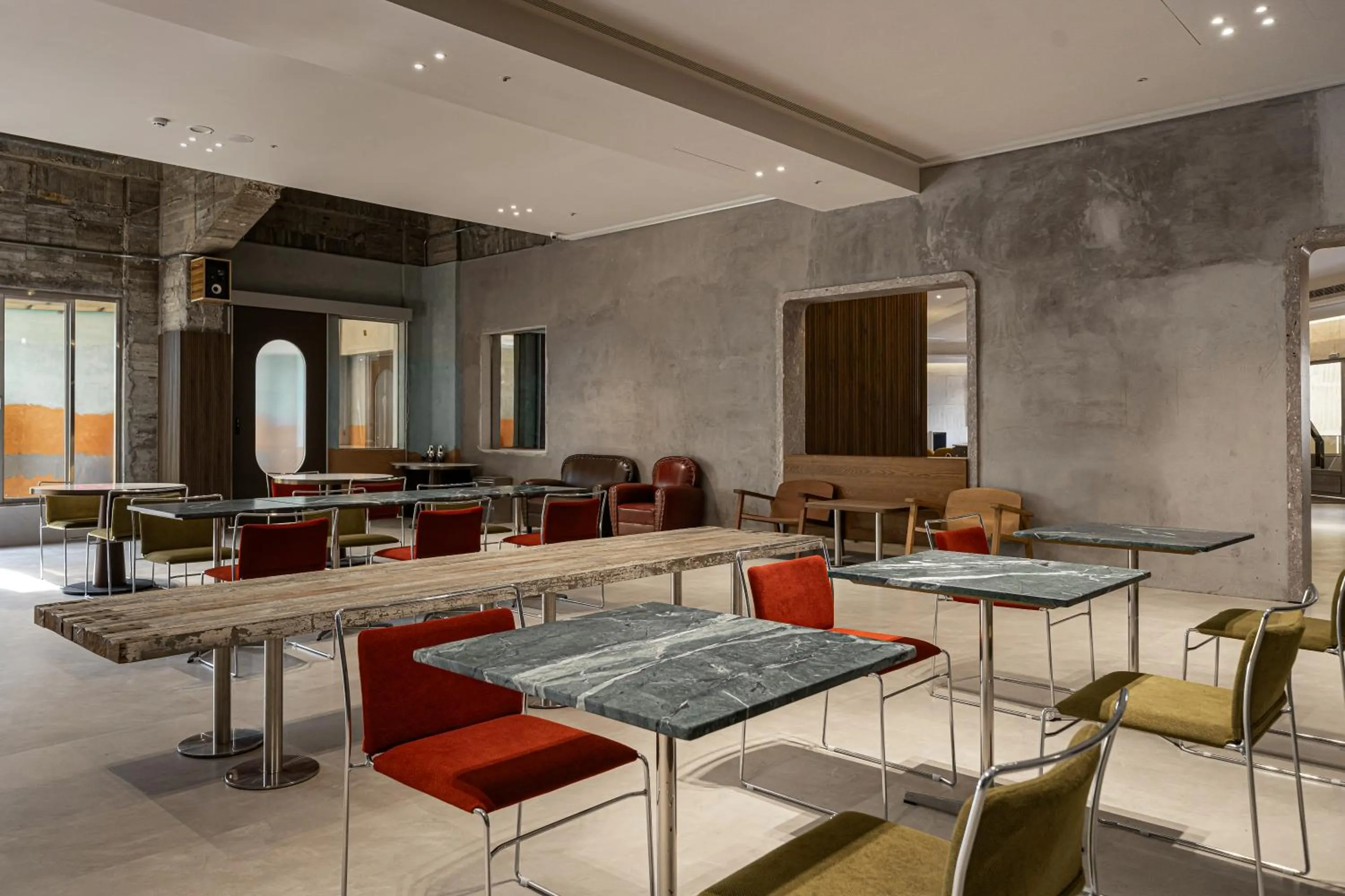 Restaurant/places to eat in PAPO'A Labs
