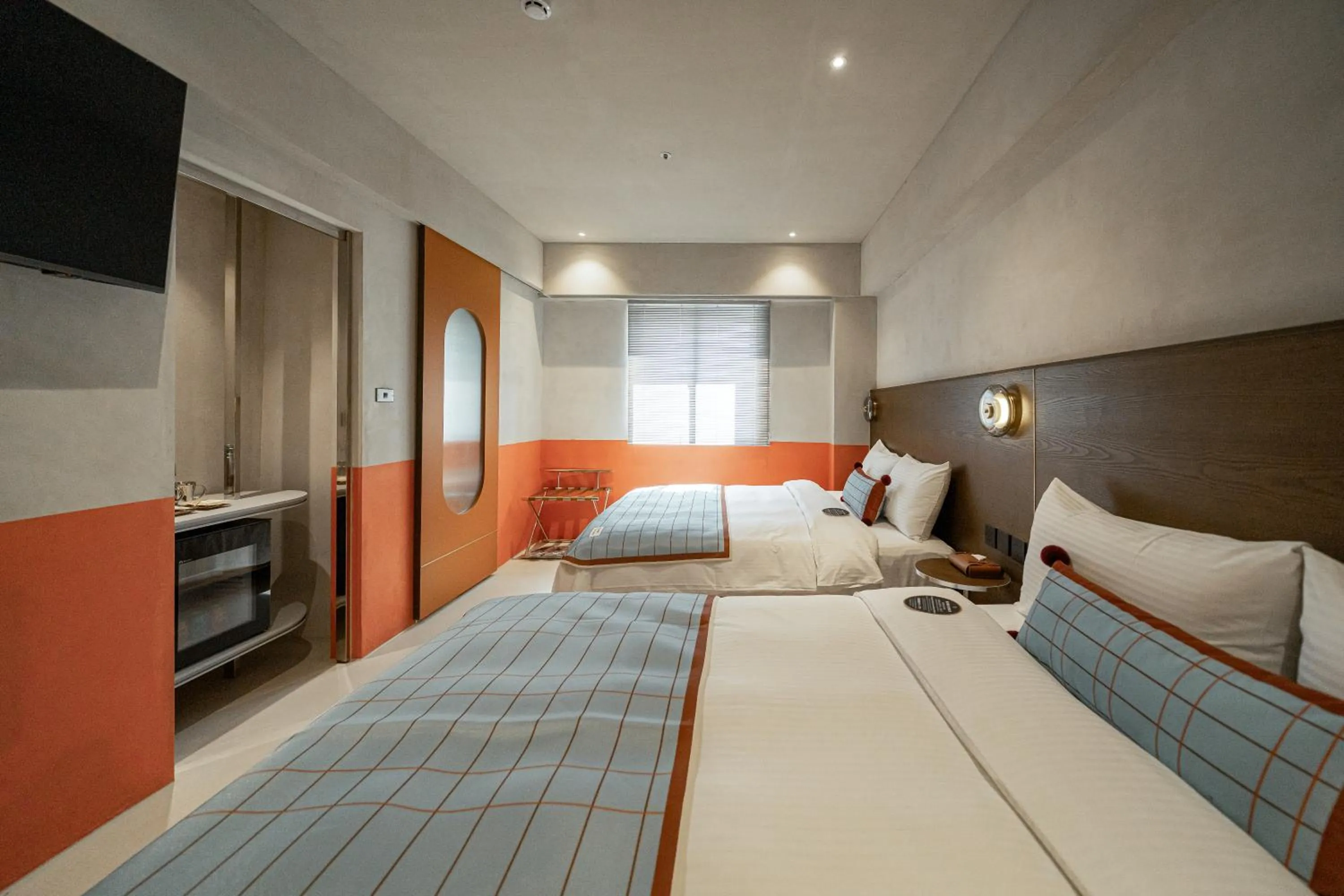 Photo of the whole room, Bed in PAPO'A Labs