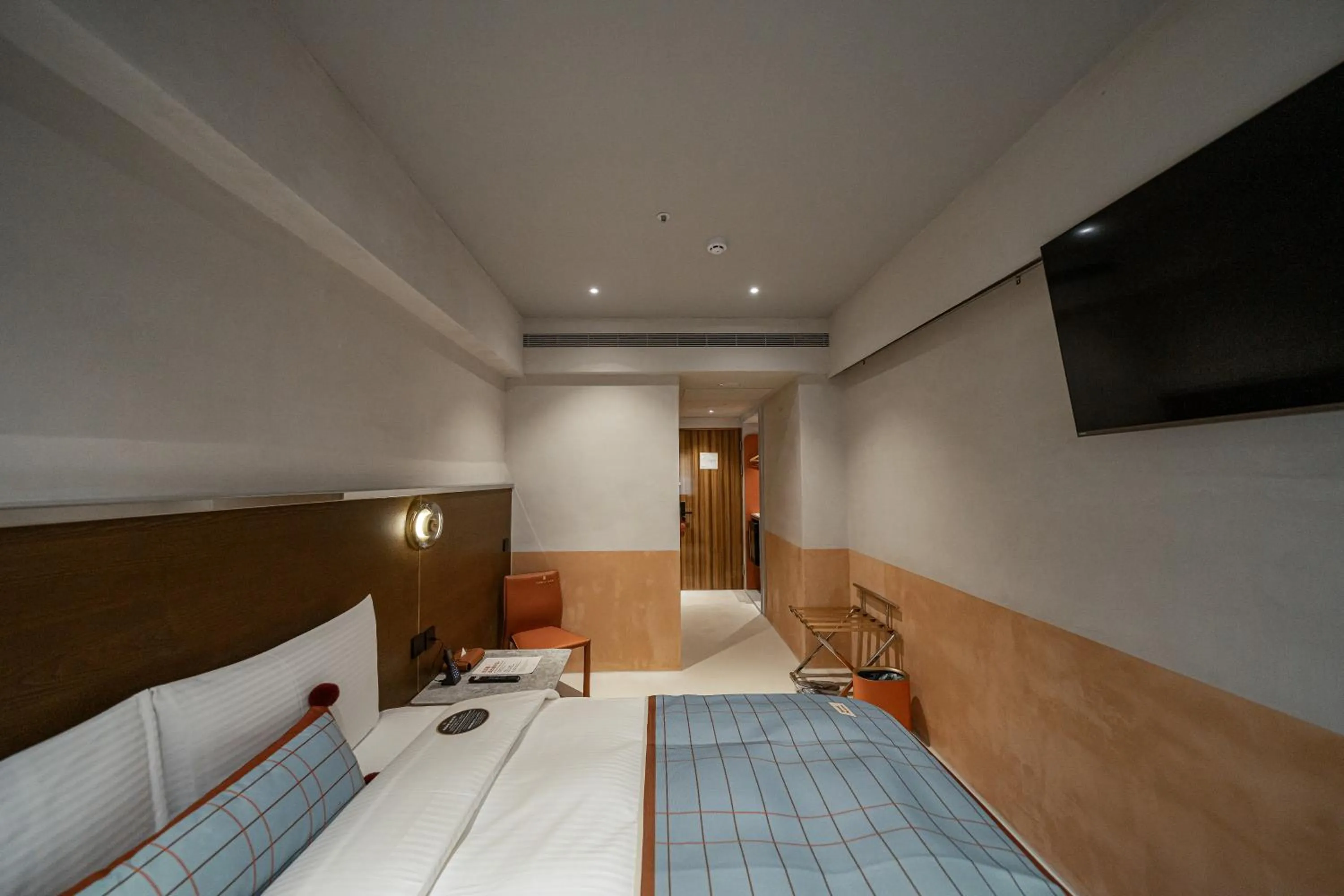Photo of the whole room, Bed in PAPO'A Labs