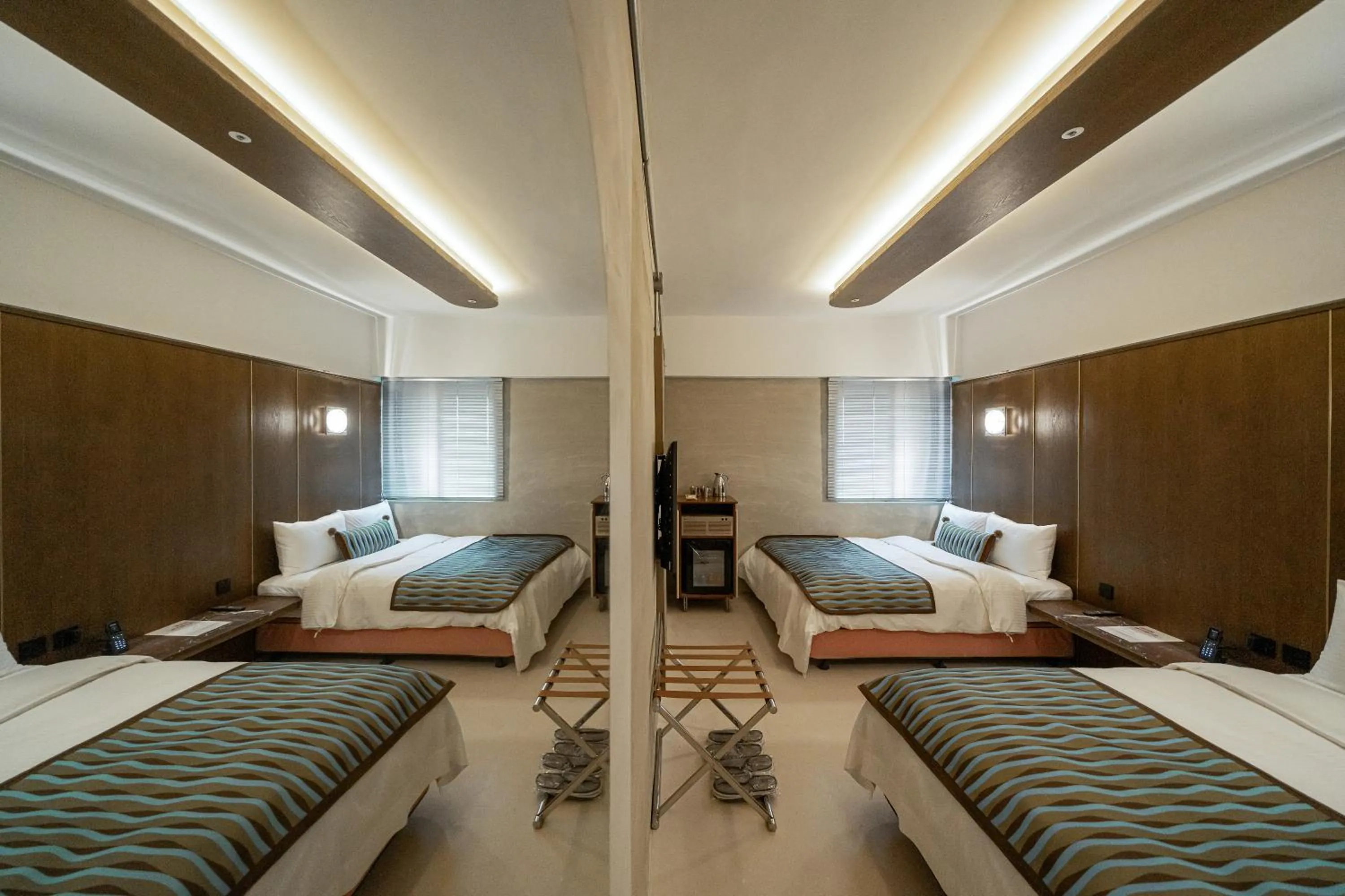 Photo of the whole room, Bed in PAPO'A Labs