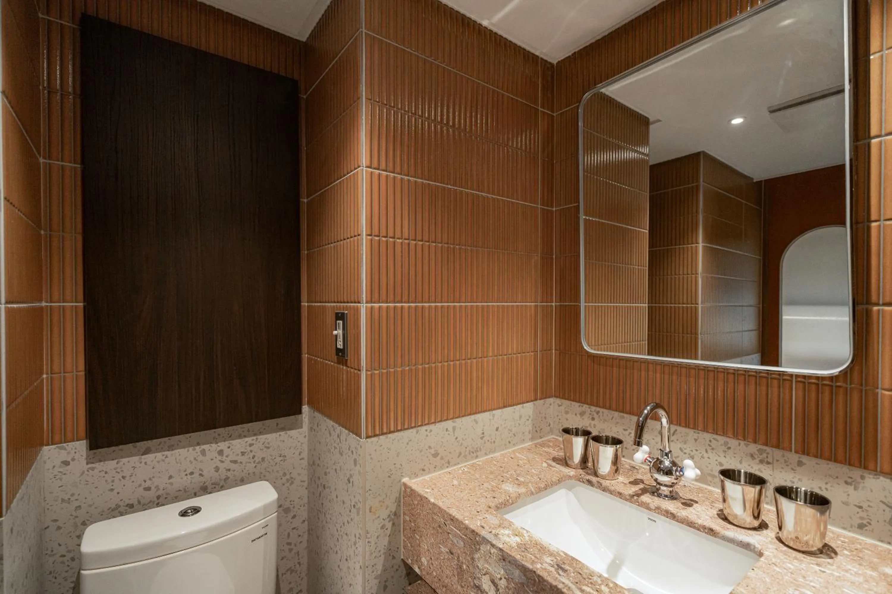 Bathroom in PAPO'A Labs