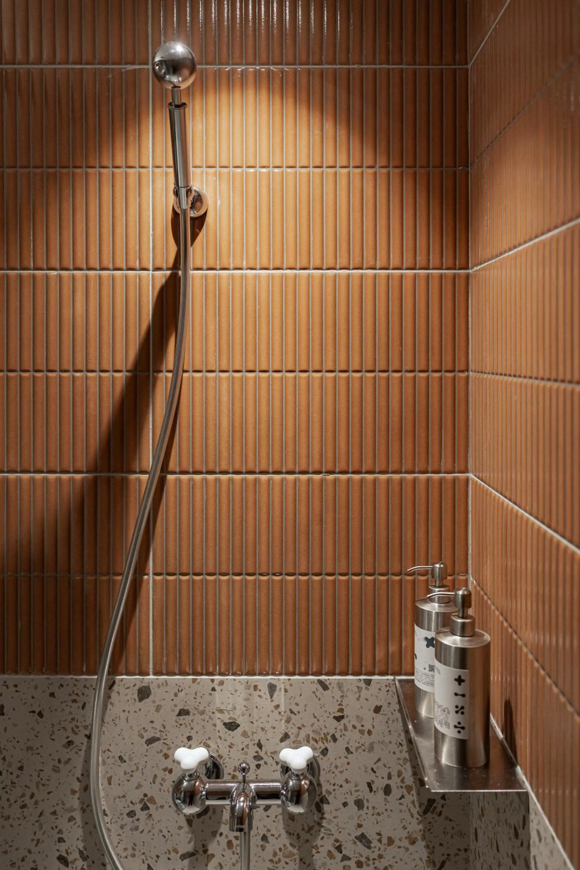 Shower in PAPO'A Labs