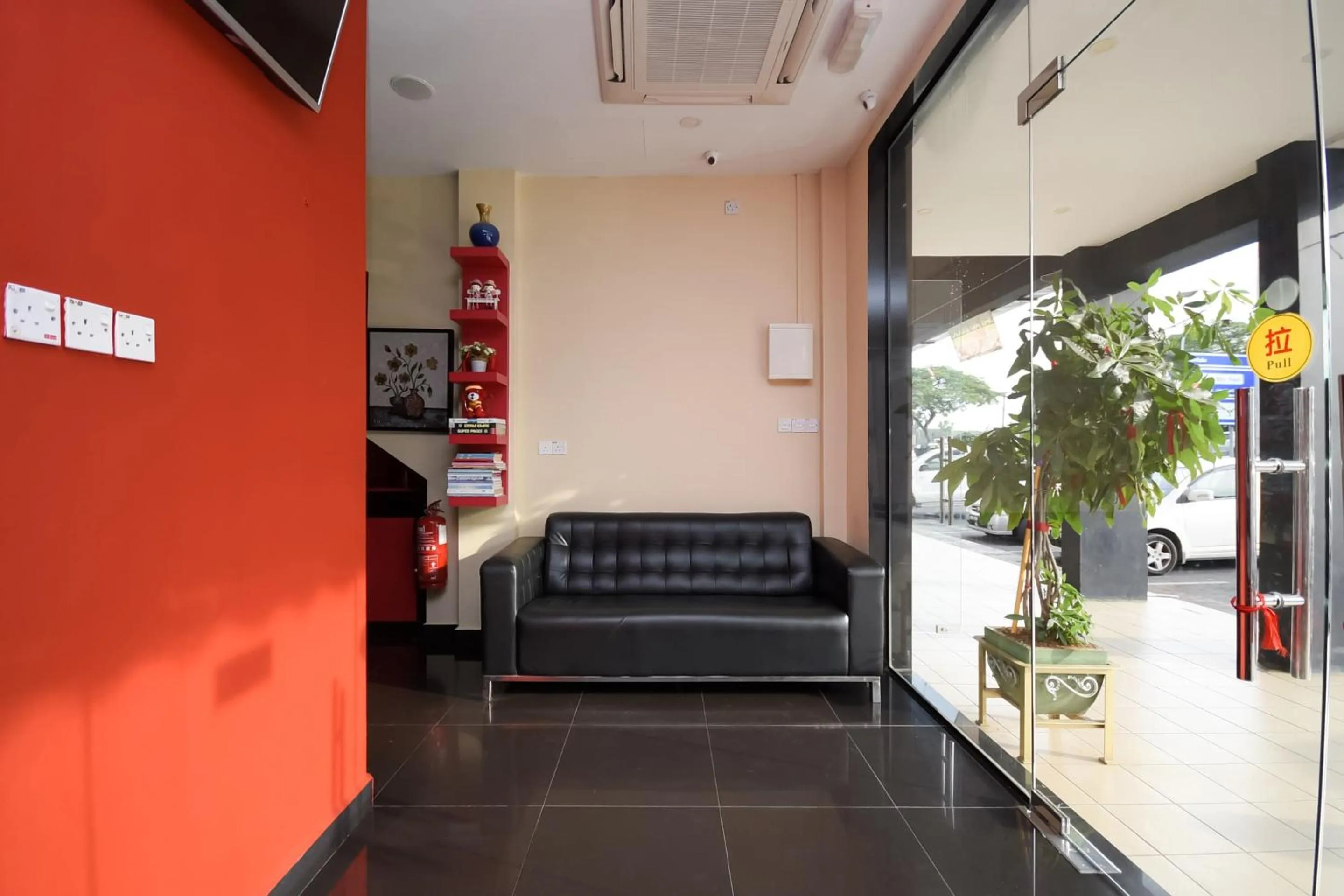 Lobby or reception in Hotel O Ys Inn