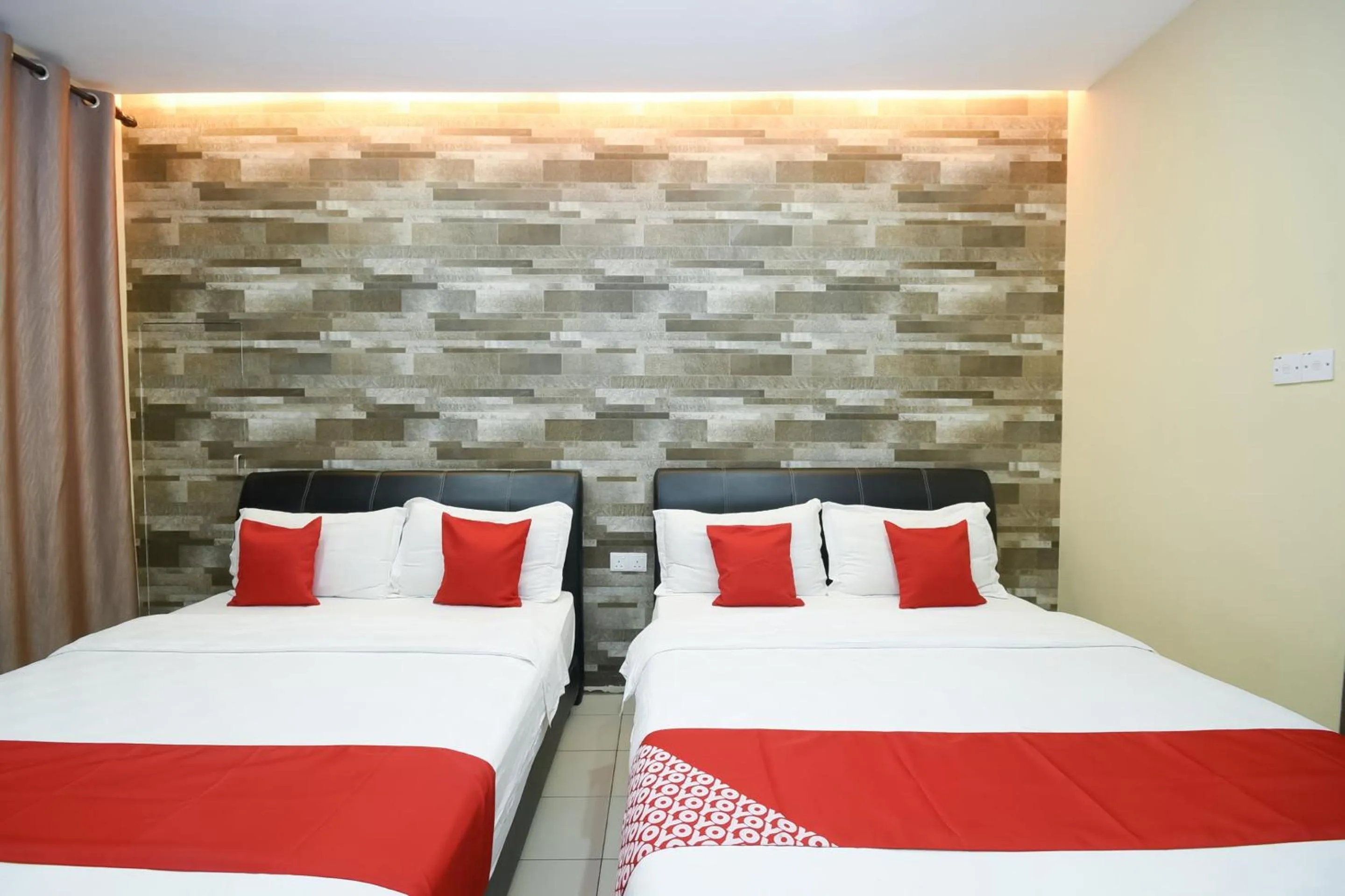 Bedroom, Bed in Hotel O Ys Inn