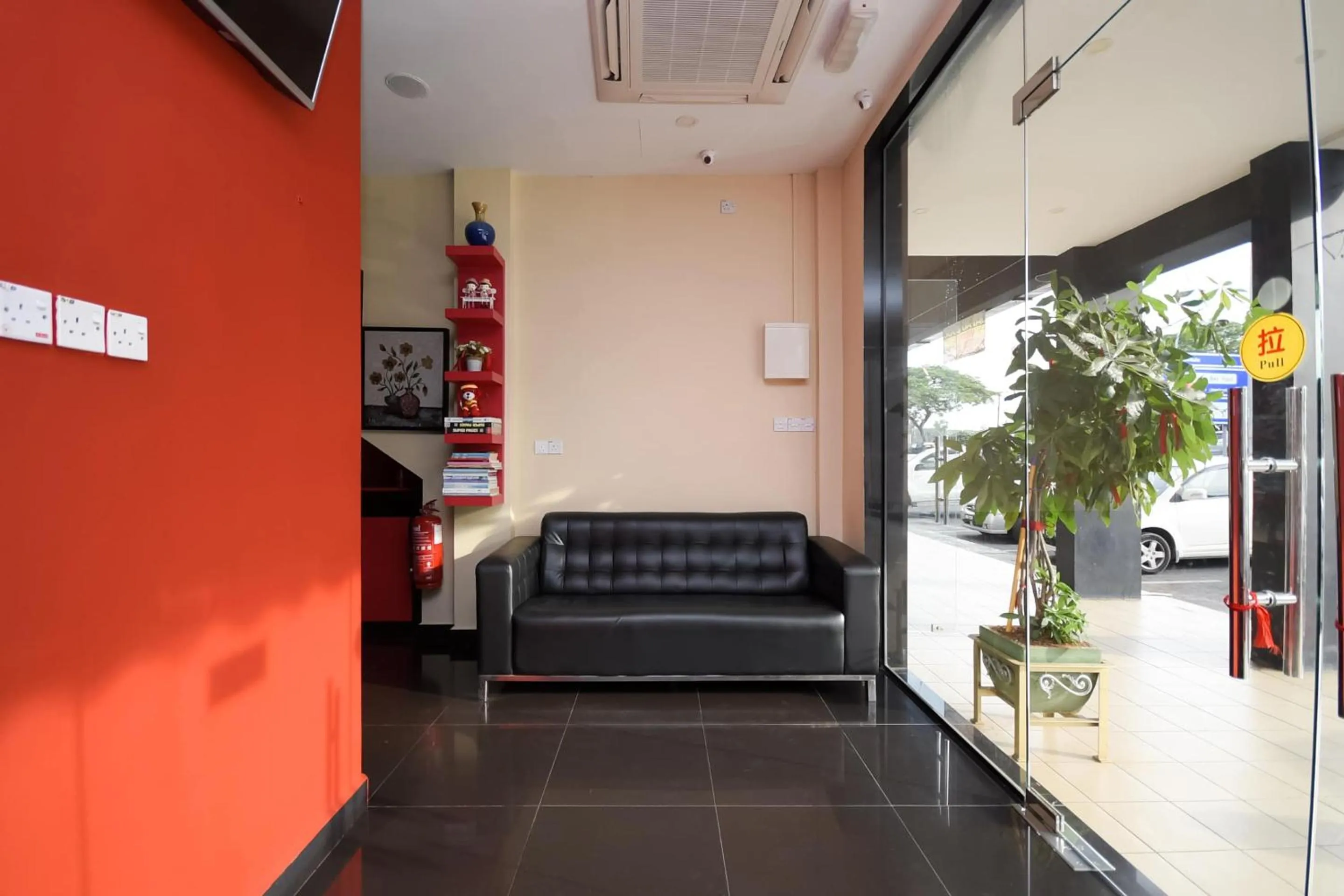 Lobby or reception in Hotel O Ys Inn