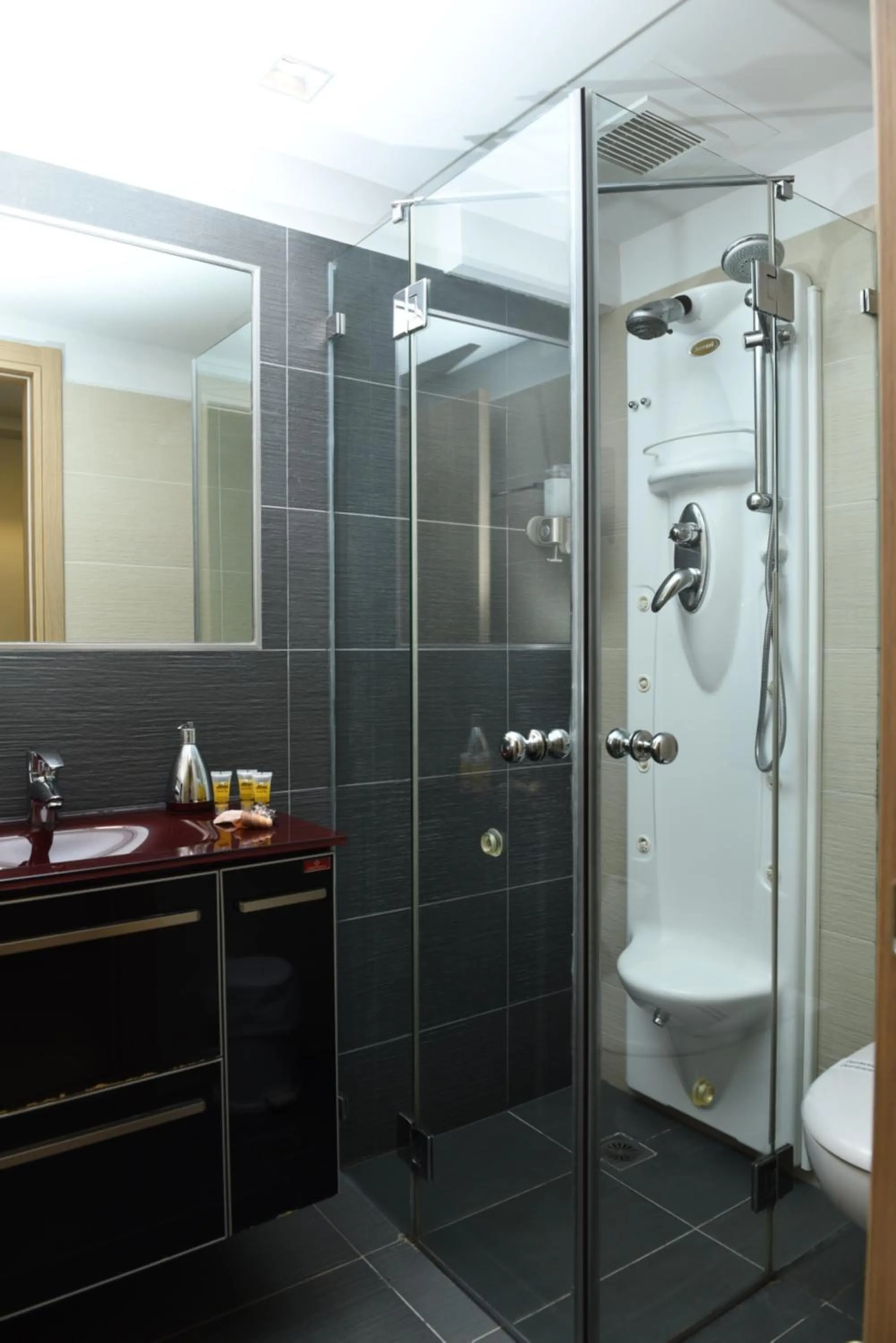 Shower in King Minos Hotel