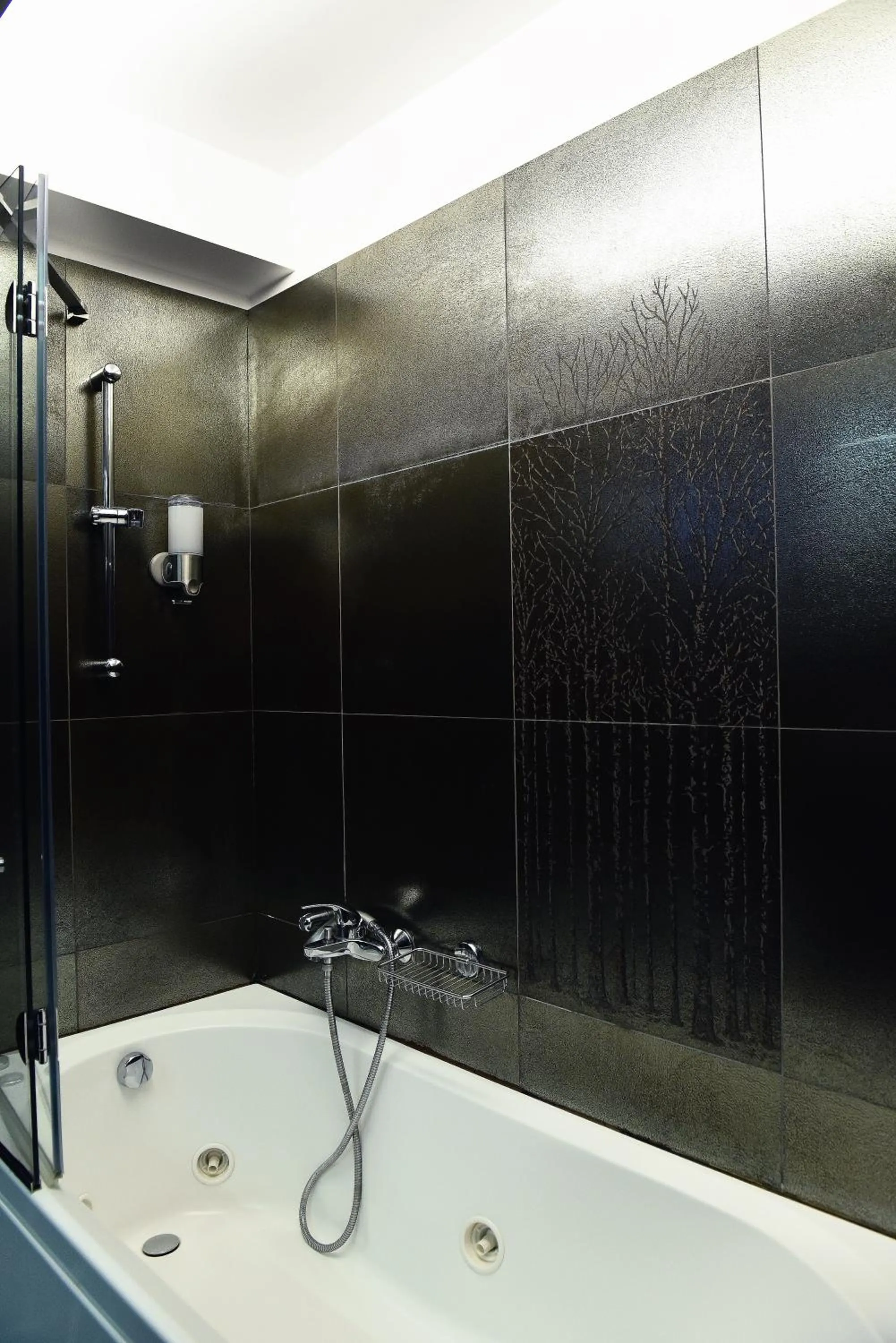 Bath in King Minos Hotel