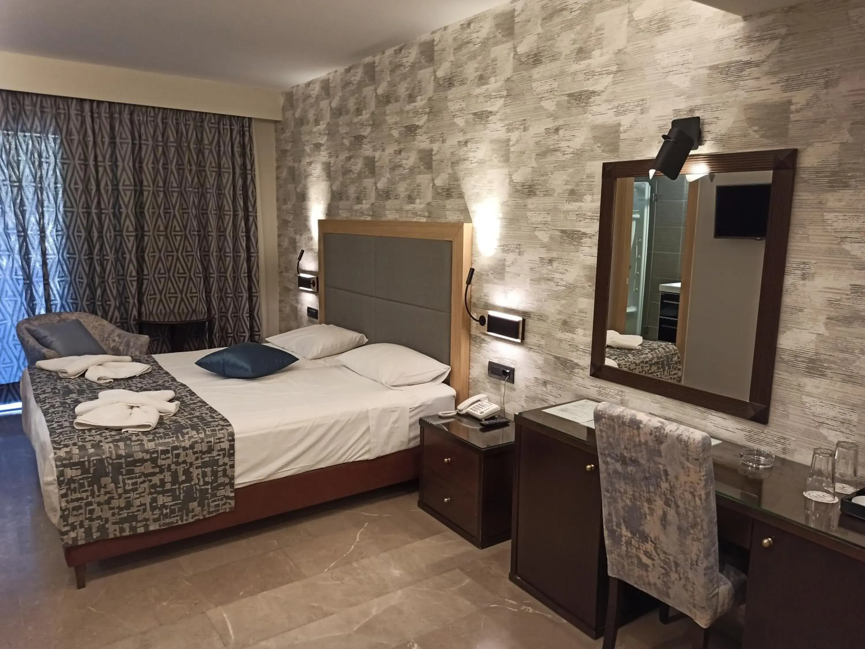 Photo of the whole room, Bed in King Minos Hotel Photo of the whole room, Bed in King Minos Hotel