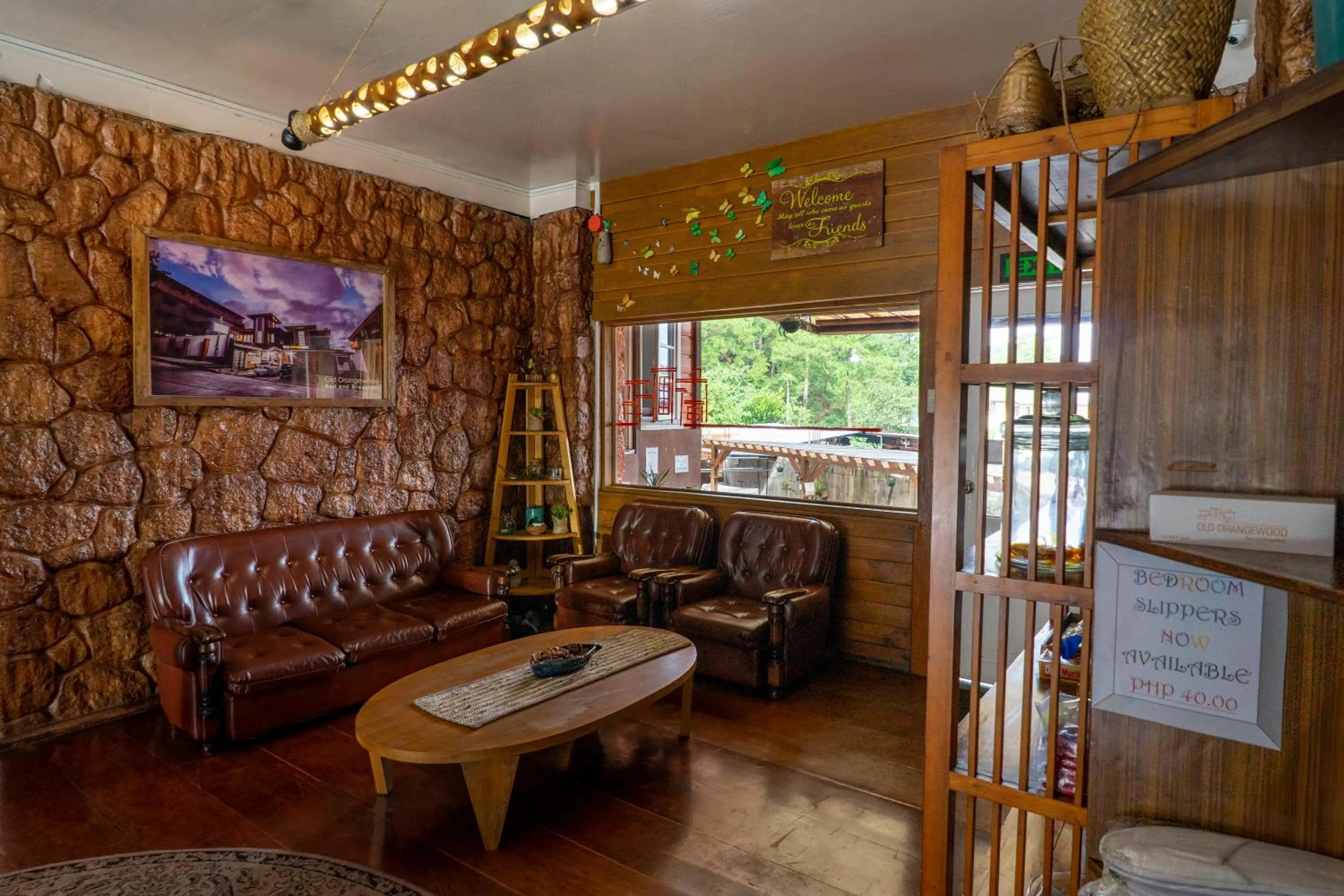 Living room in Old Orangewood Bed & Breakfast