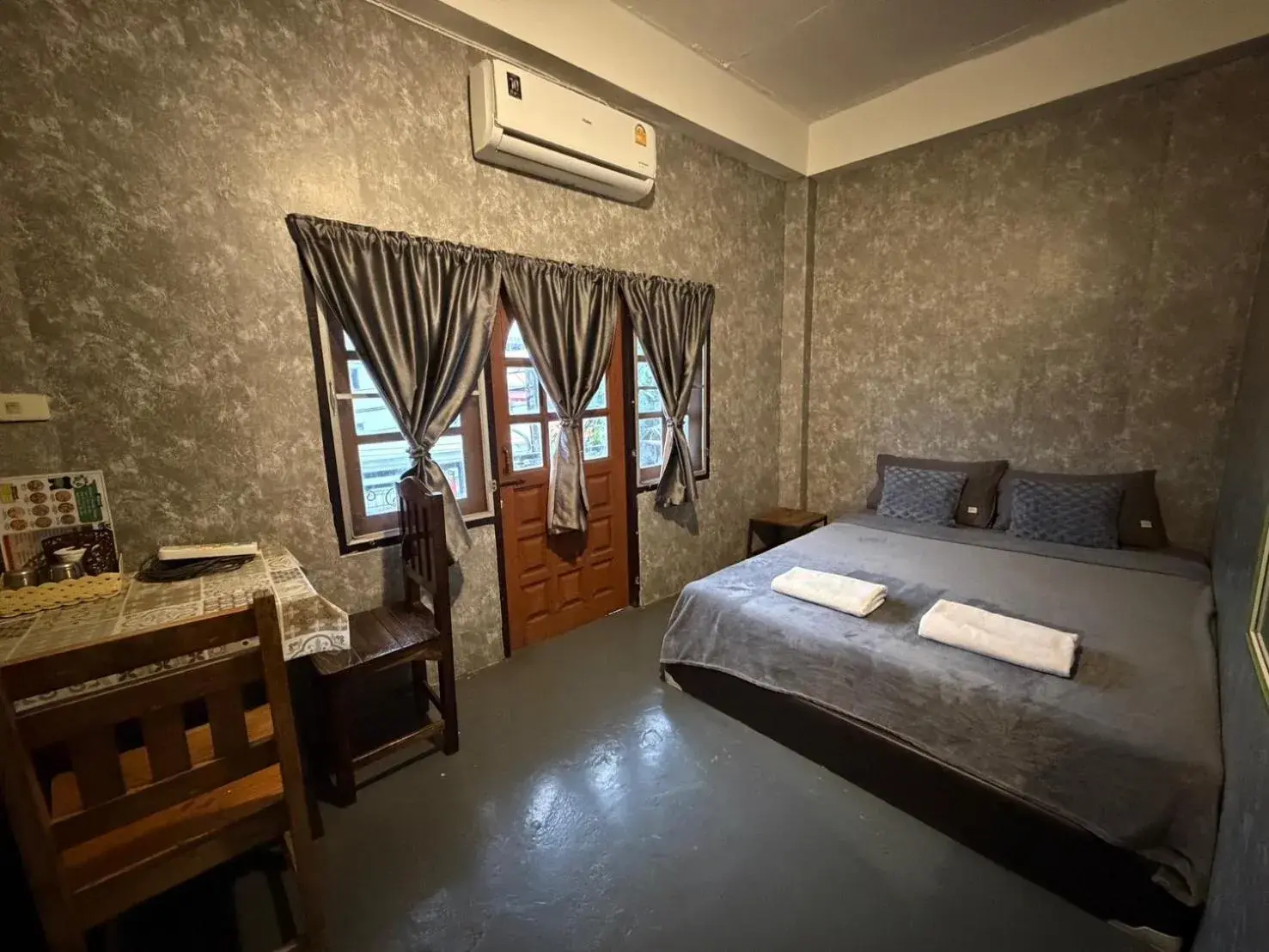 Double Room with Balcony in J Giant Hostel Double Room with Balcony in J Giant Hostel