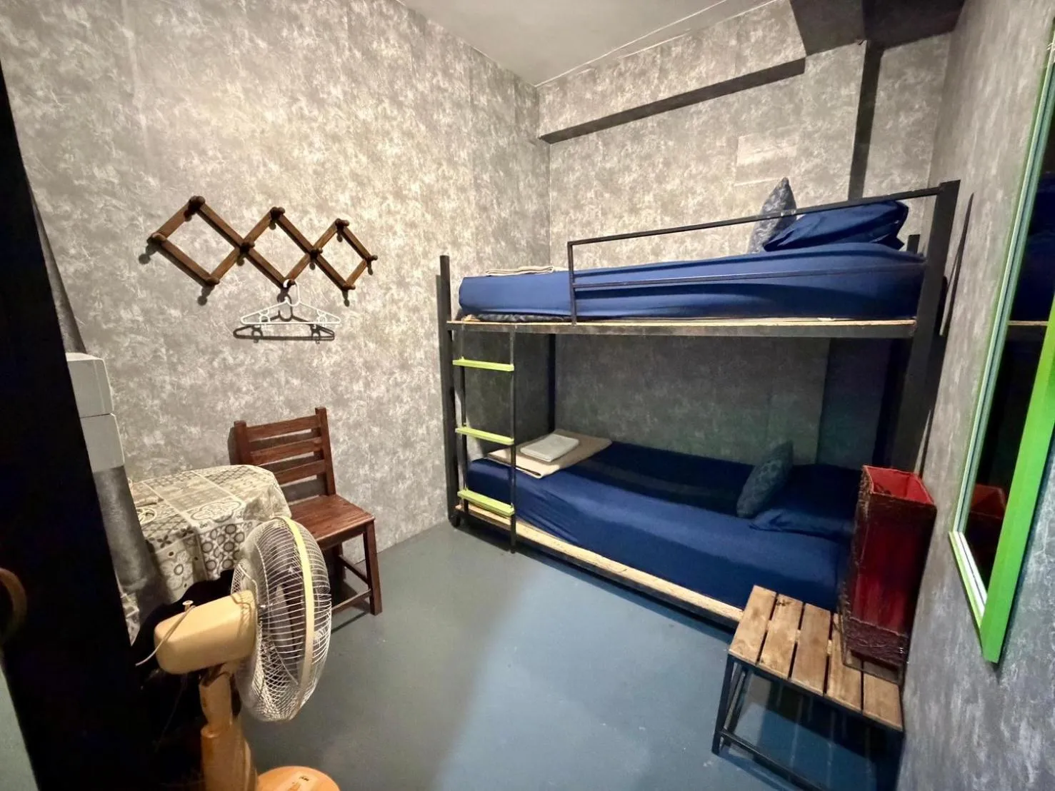 Bedroom, Bed in J Giant Hostel