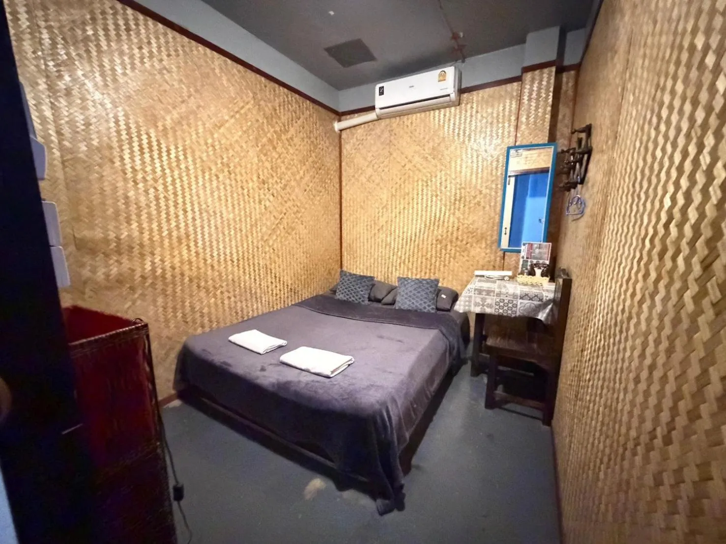 Bedroom, Bed in J Giant Hostel