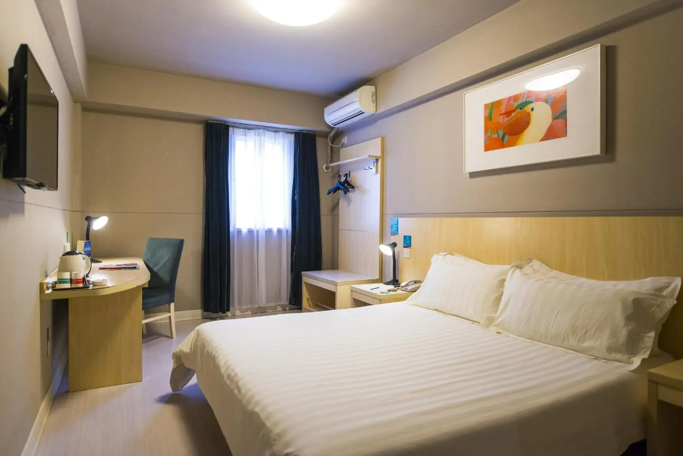 Bedroom, Bed in Jinjiang Inn Shanghai Nanpu Bridge Bedroom, Bed in Jinjiang Inn Shanghai Nanpu Bridge