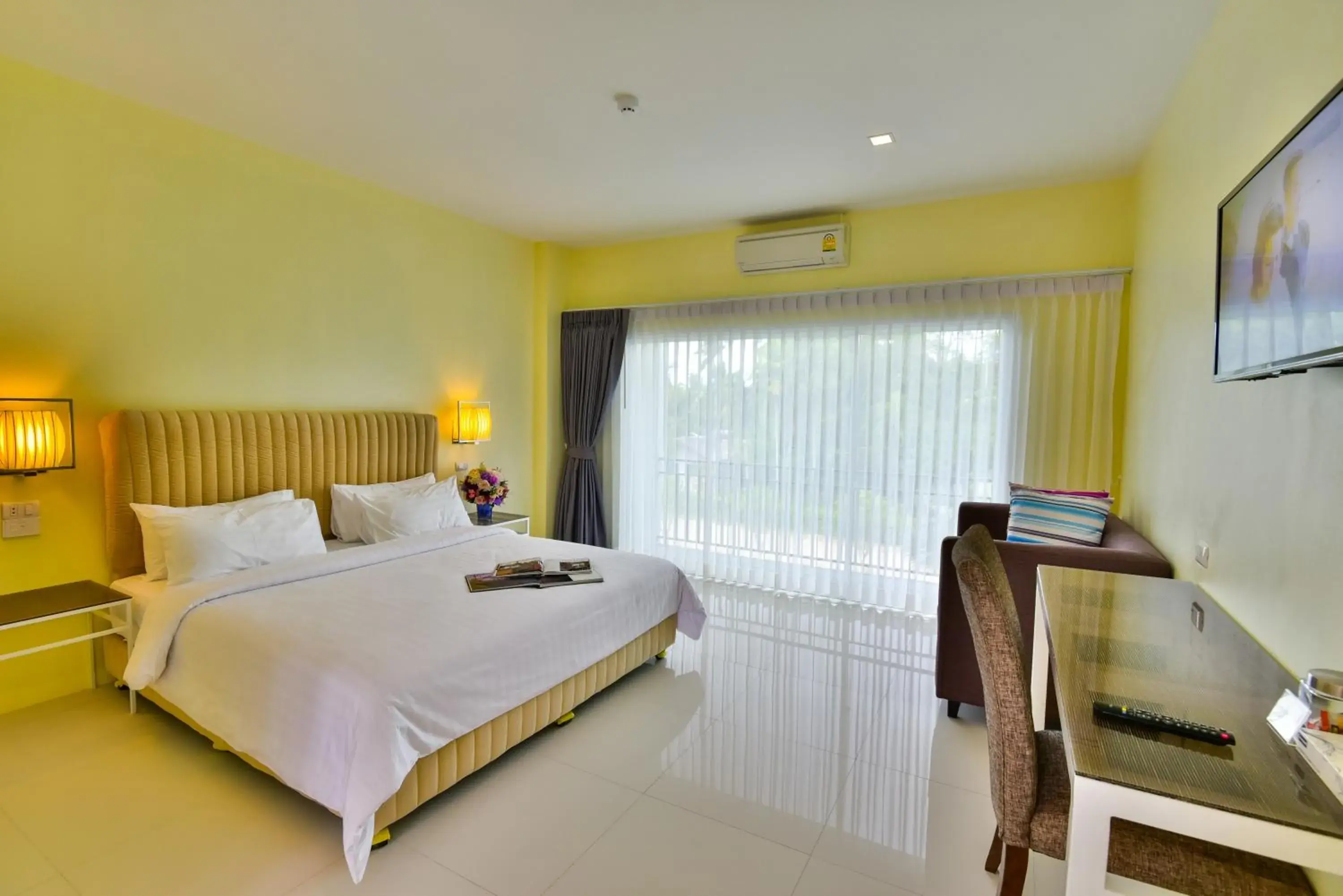 Photo of the whole room, Bed in Southgate Residence Hotel - SHA Certified Photo of the whole room, Bed in Southgate Residence Hotel - SHA Certified