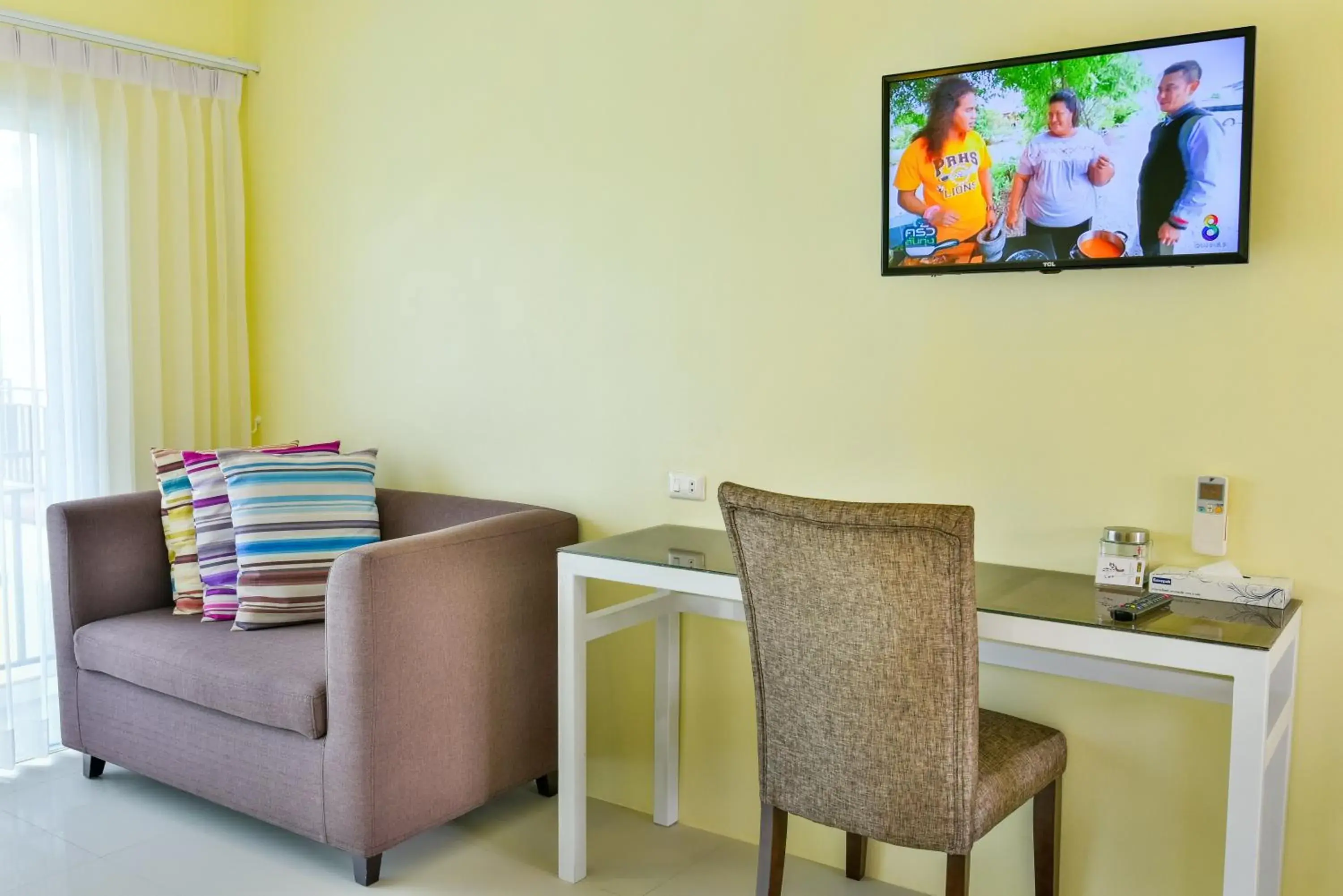 Living room in Southgate Residence Hotel - SHA Certified Living room in Southgate Residence Hotel - SHA Certified