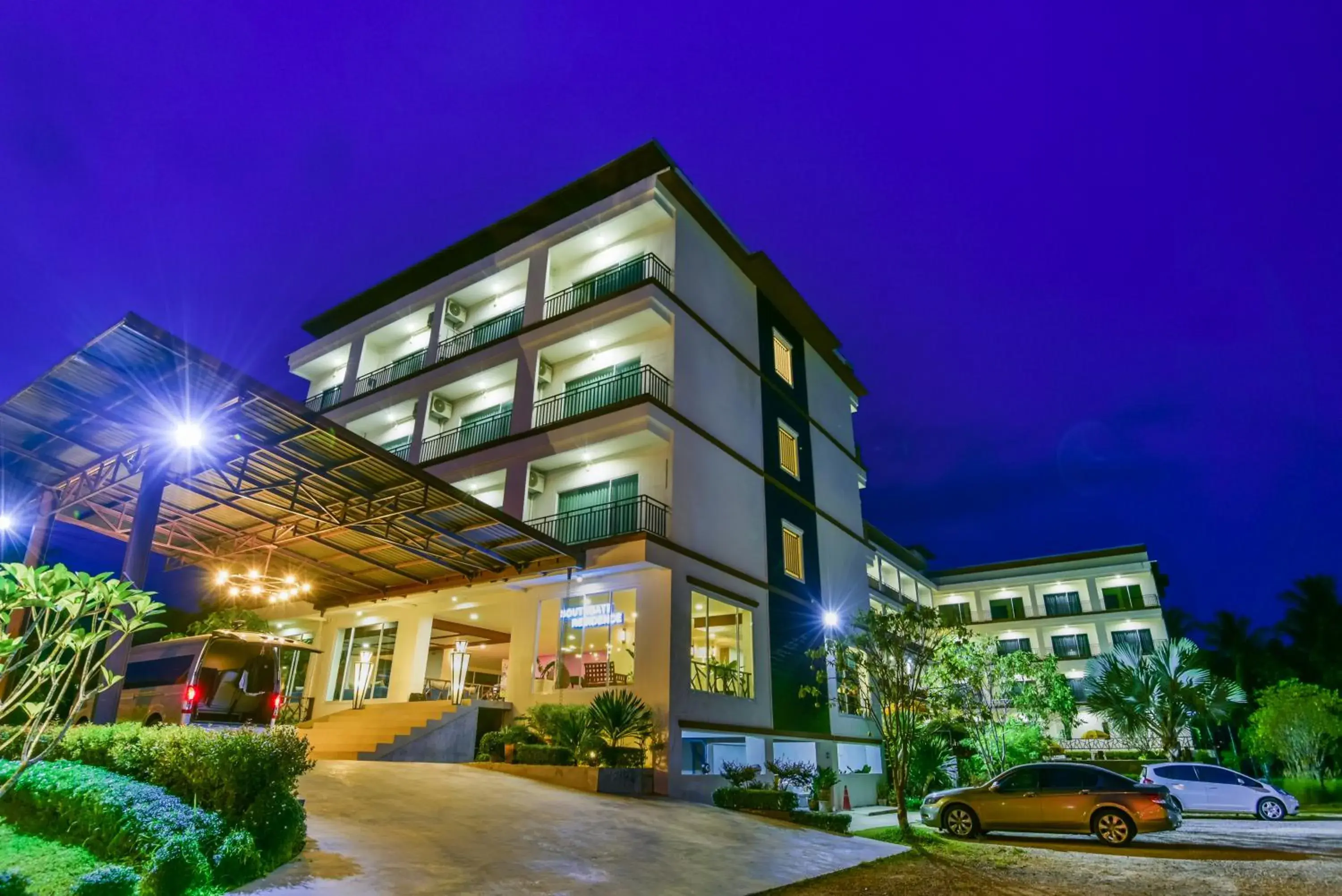 Property building in Southgate Residence Hotel - SHA Certified Property building in Southgate Residence Hotel - SHA Certified