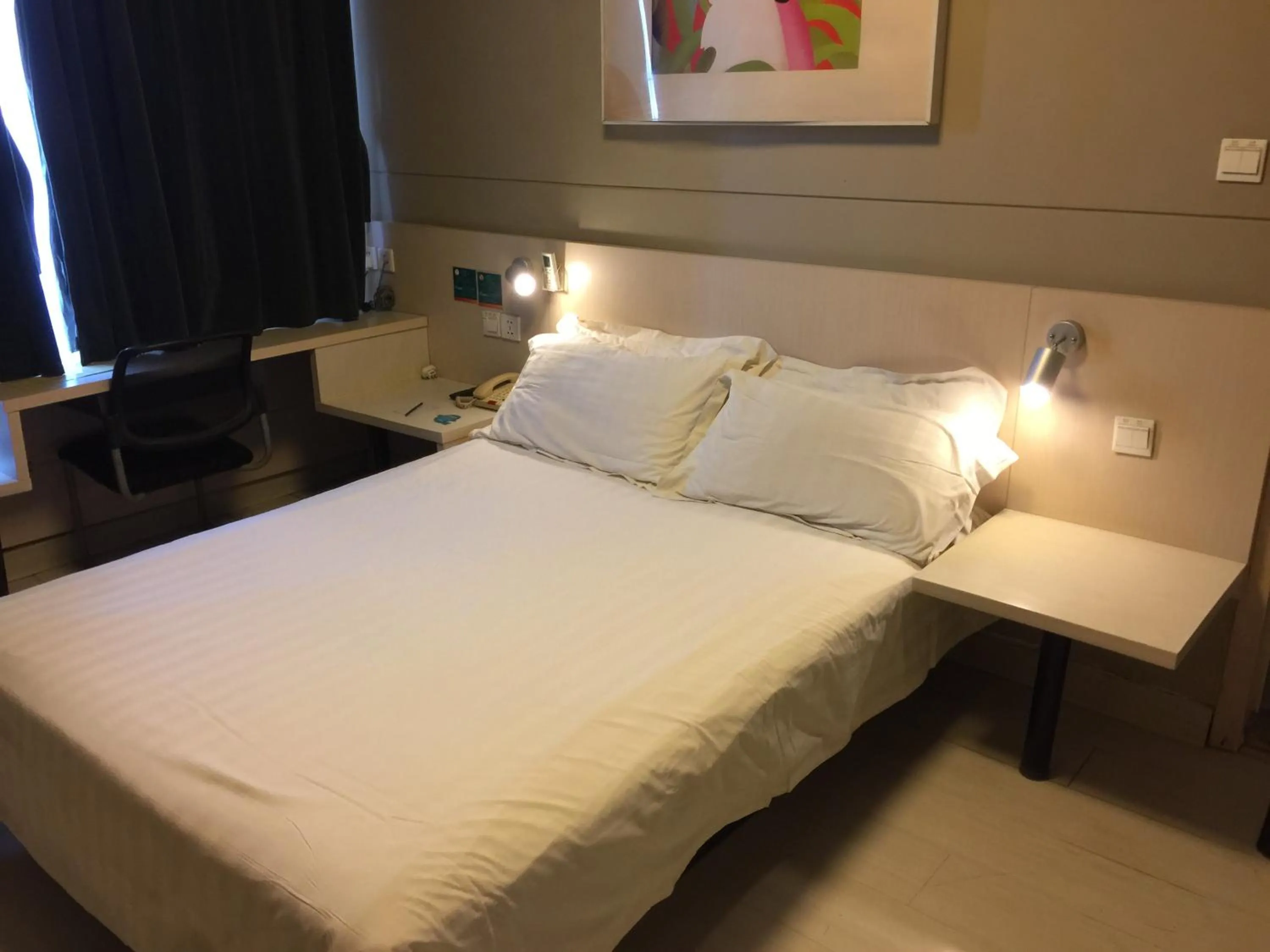 Decorative detail, Bed in Jinjiang Inn Beijing Pingguoyuan