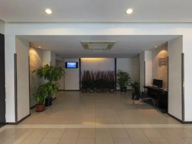 Lobby or reception in Jinjiang Inn Shanghai Lu Jiabang Road Lobby or reception in Jinjiang Inn Shanghai Lu Jiabang Road