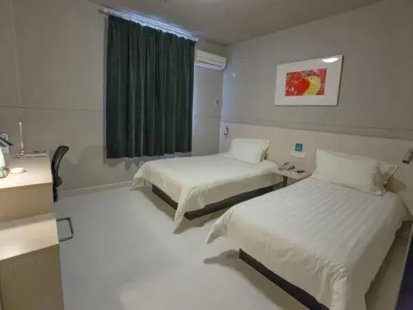 Bedroom, Bed in Jinjiang Inn Shanghai Lu Jiabang Road Bedroom, Bed in Jinjiang Inn Shanghai Lu Jiabang Road
