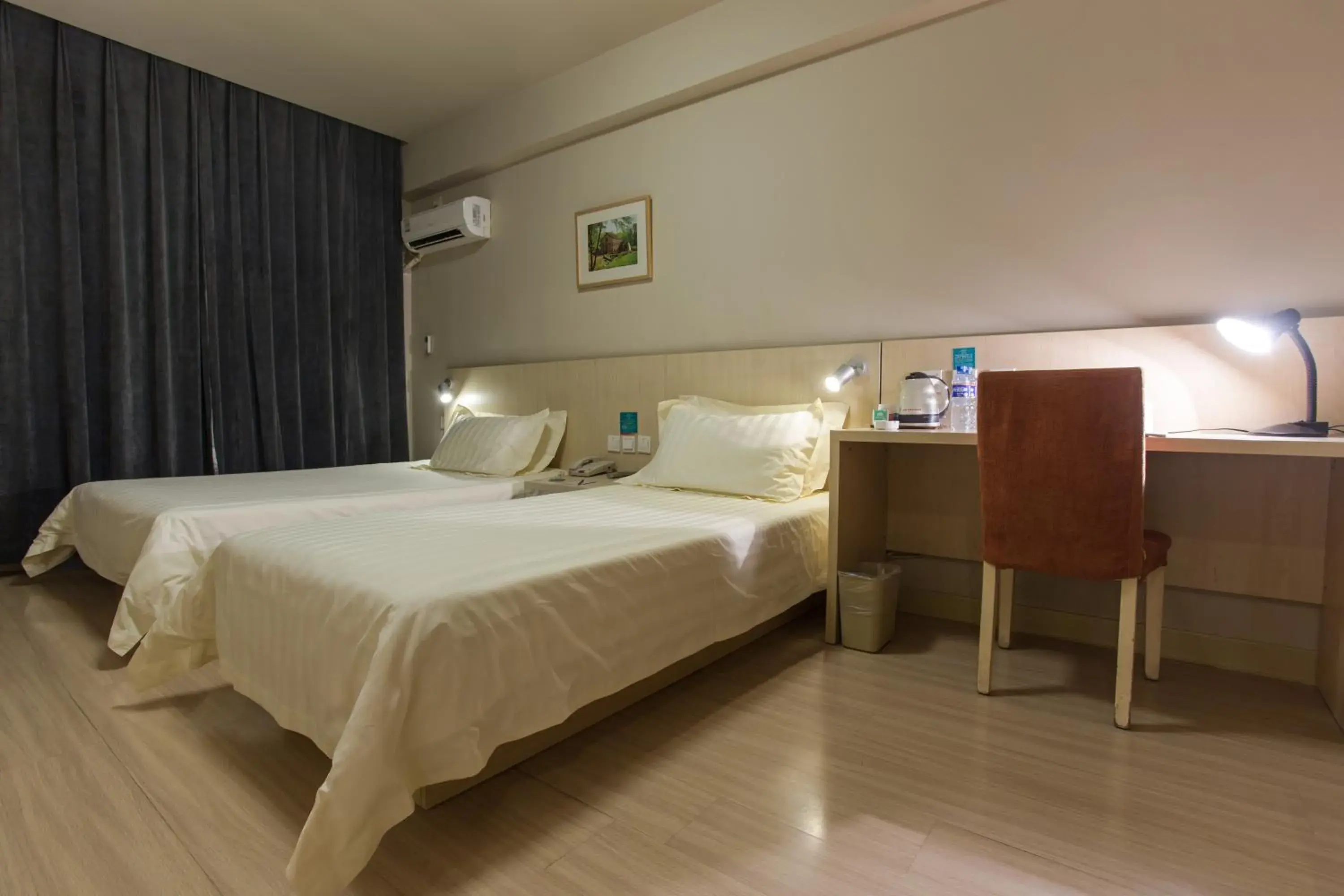 Bed in Jinjiang Inn Beijing Hepingmen Bed in Jinjiang Inn Beijing Hepingmen