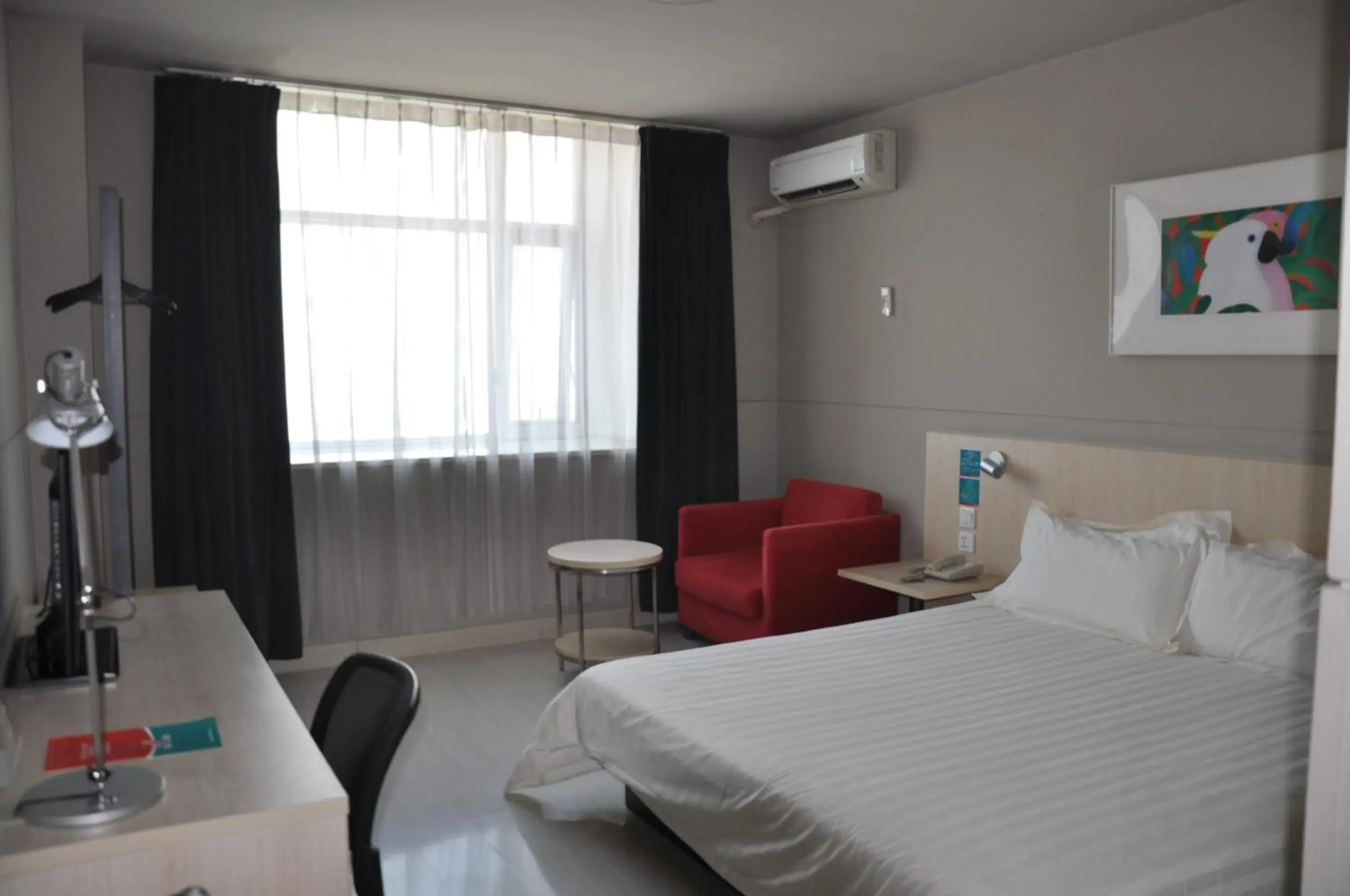 Bed in Jinjiang Inn Baoji High-speed Rail Station Bed in Jinjiang Inn Baoji High-speed Rail Station