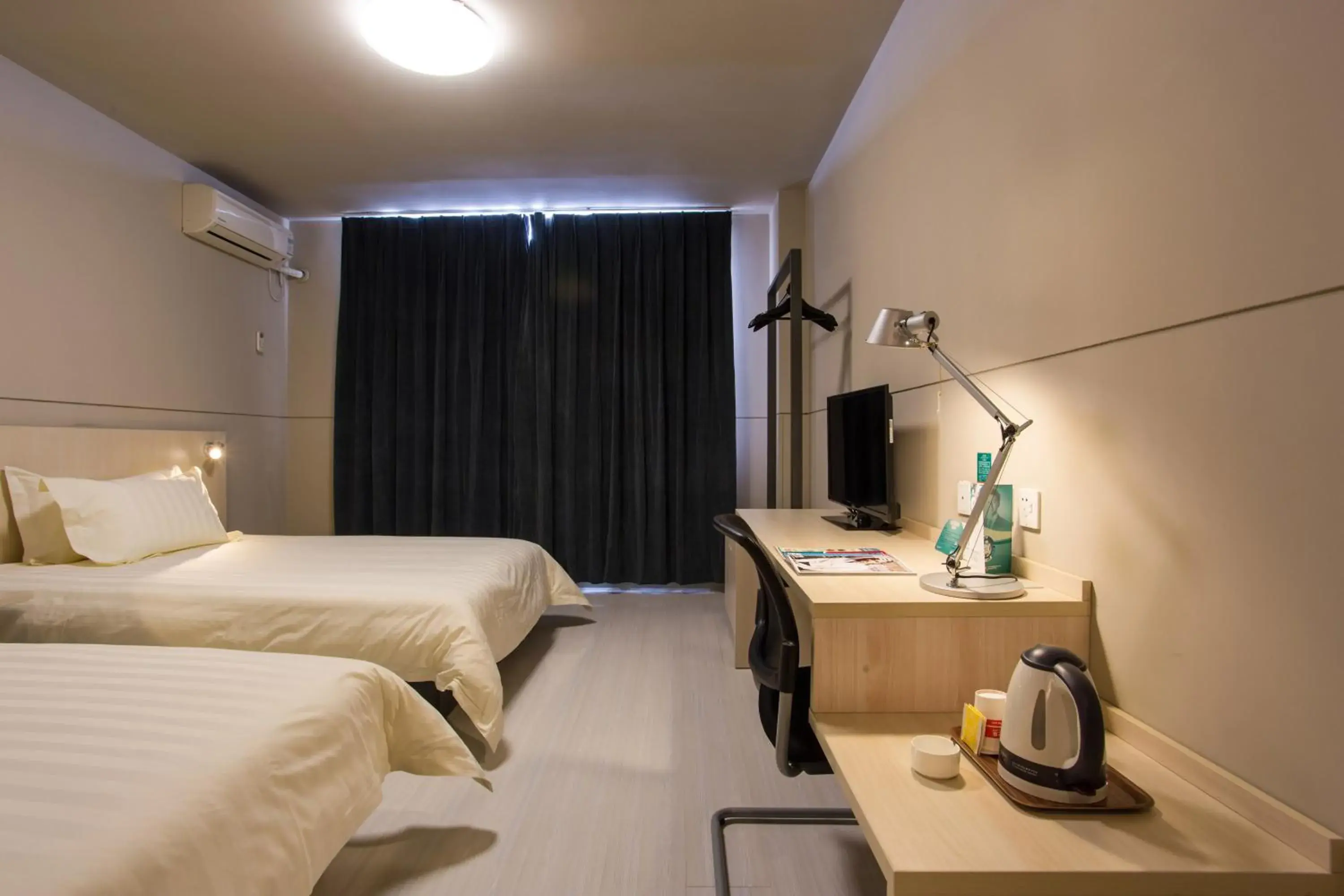 Bed in Jinjiang Inn Baoji High-speed Rail Station Bed in Jinjiang Inn Baoji High-speed Rail Station