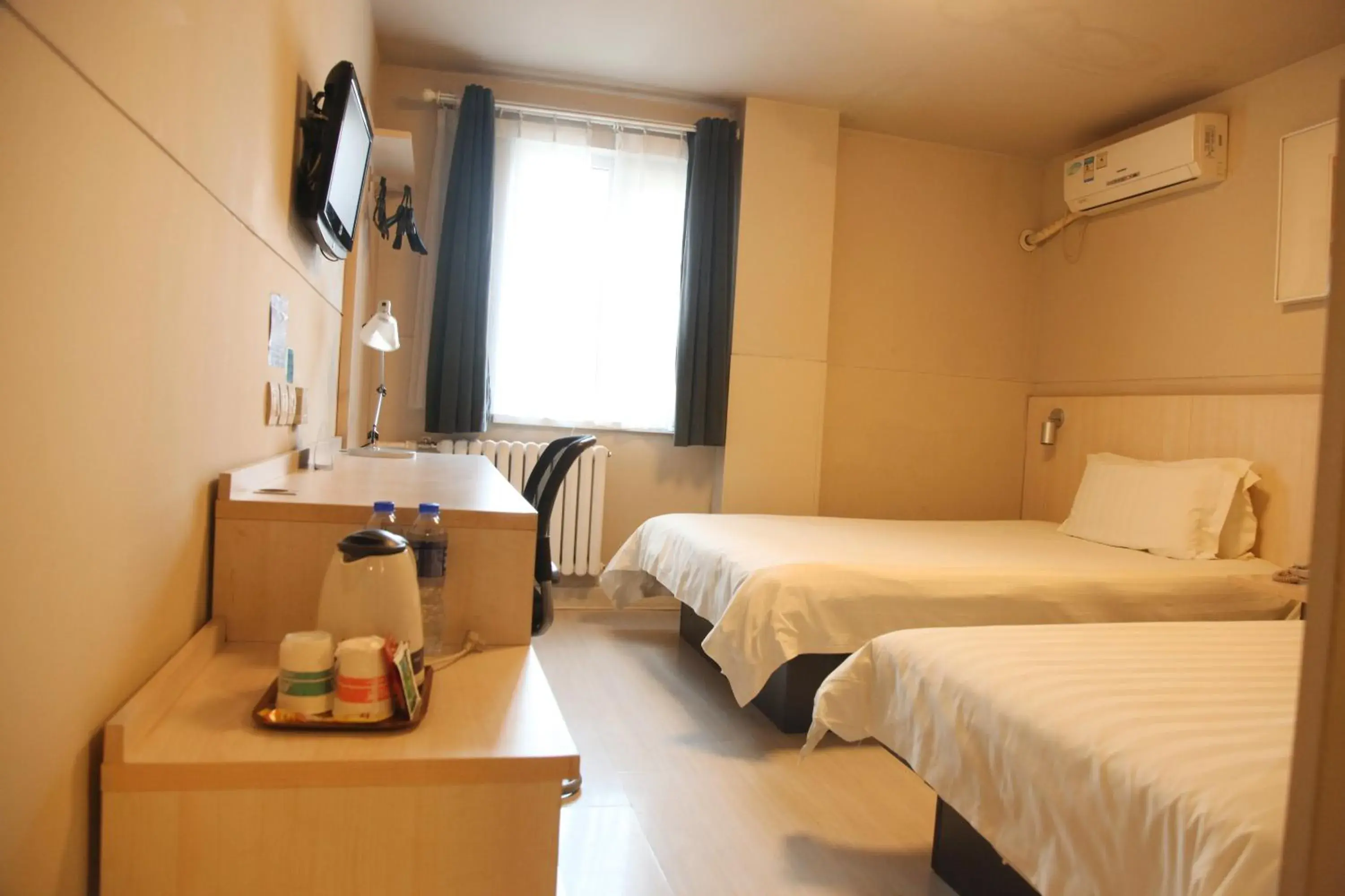 Bed in Jinjiang Inn Beijing Zoo Bed in Jinjiang Inn Beijing Zoo