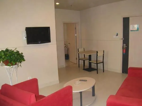 Jinjiang Inn Baoding Military School Square