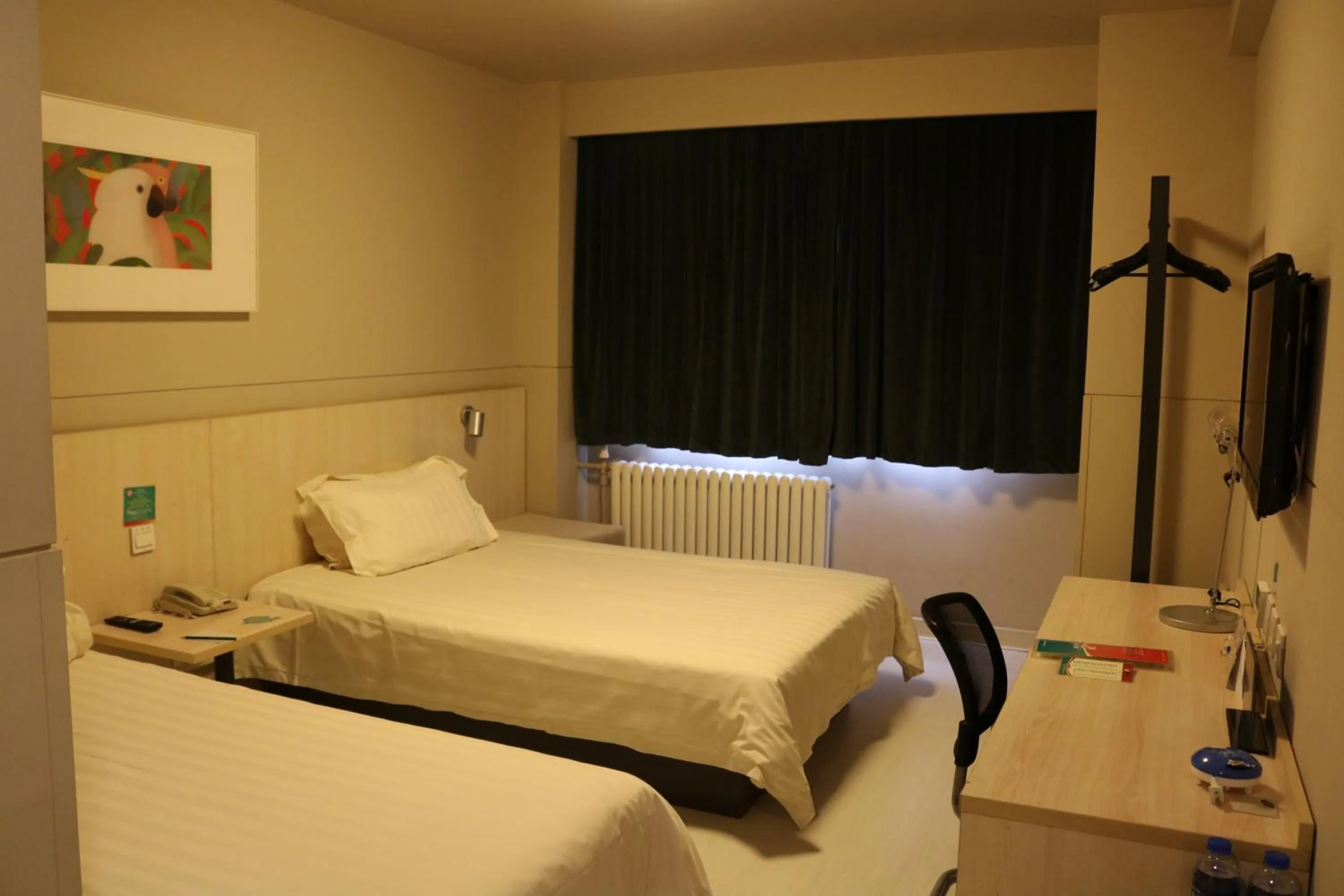 Photo of the whole room, Bed in Jinjiang Inn Beijing Tongzhou Beiyuan Subway Station