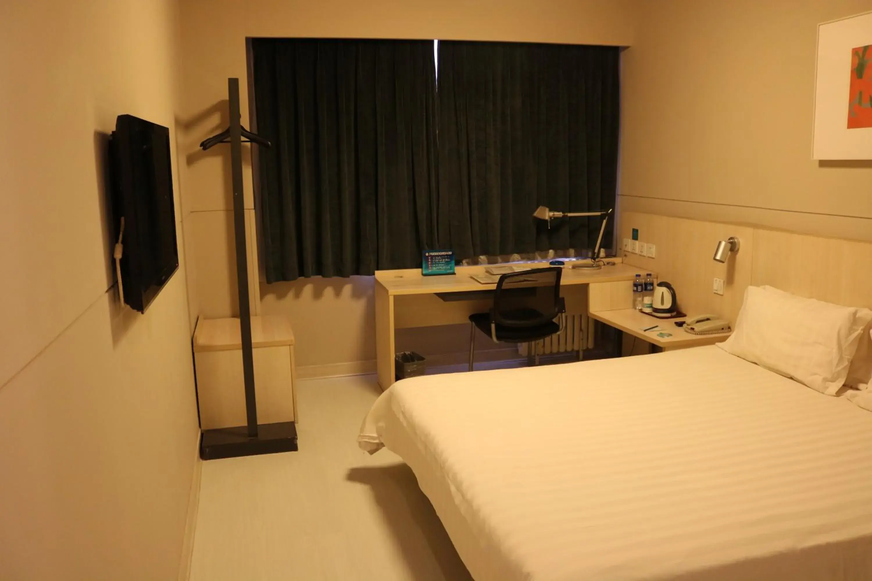 Photo of the whole room, Bed in Jinjiang Inn Beijing Tongzhou Beiyuan Subway Station Photo of the whole room, Bed in Jinjiang Inn Beijing Tongzhou Beiyuan Subway Station