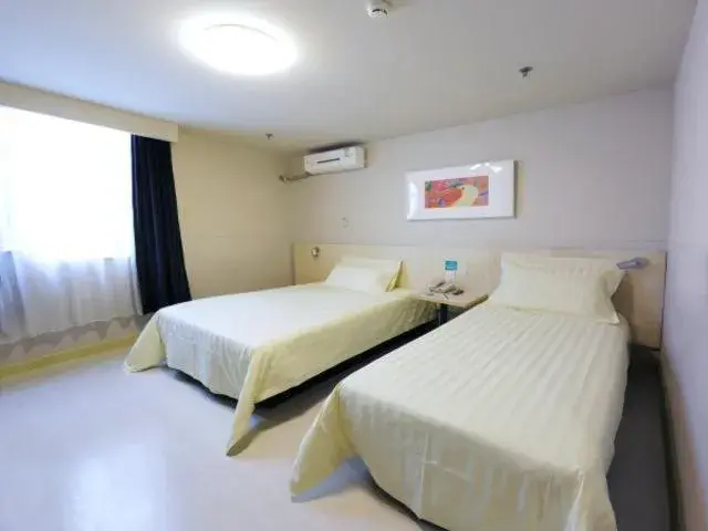 Bed in Jinjiang Inn Langfang Pedestrian Street Bed in Jinjiang Inn Langfang Pedestrian Street