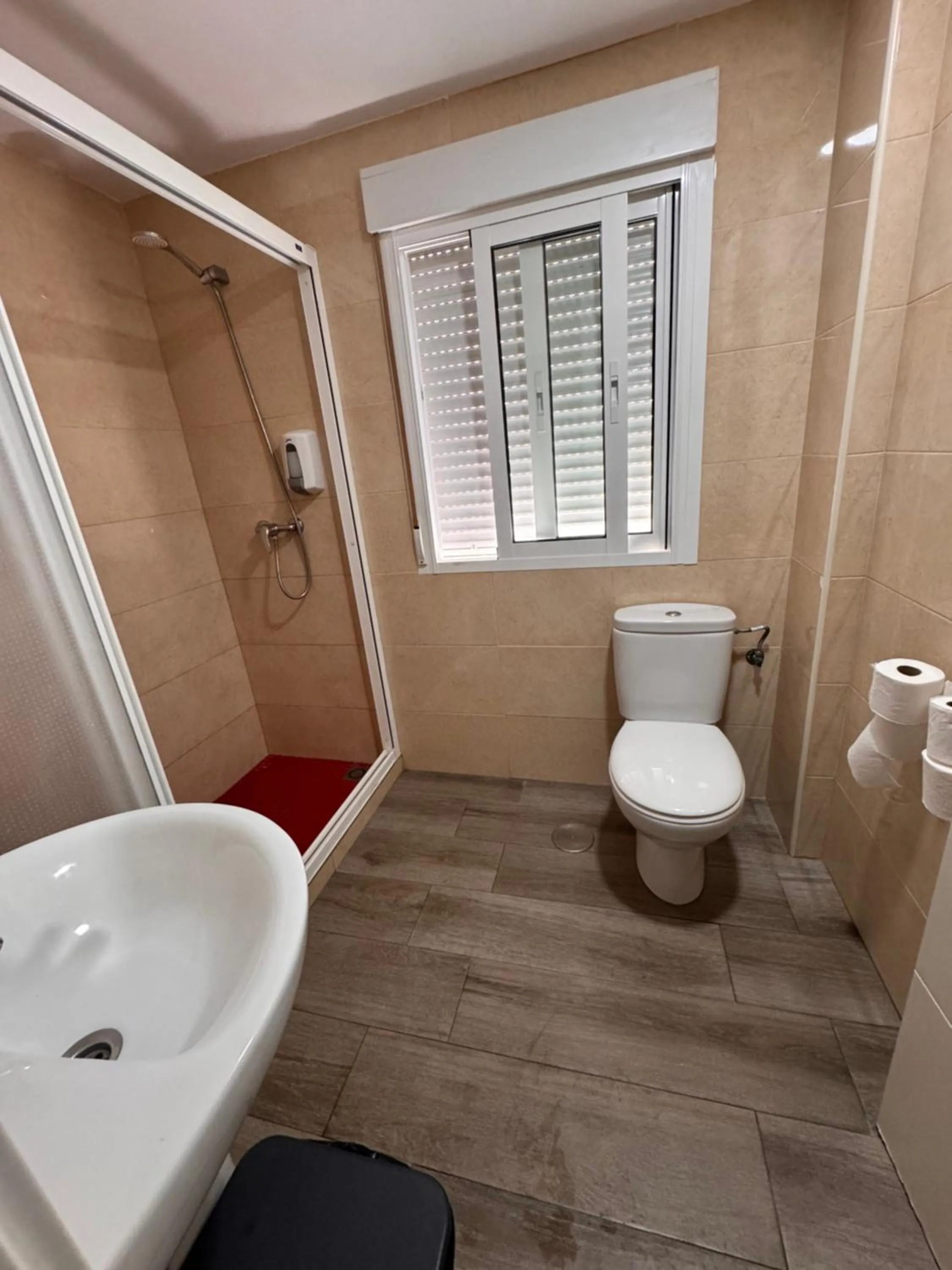 Shower in Hotel Serramar