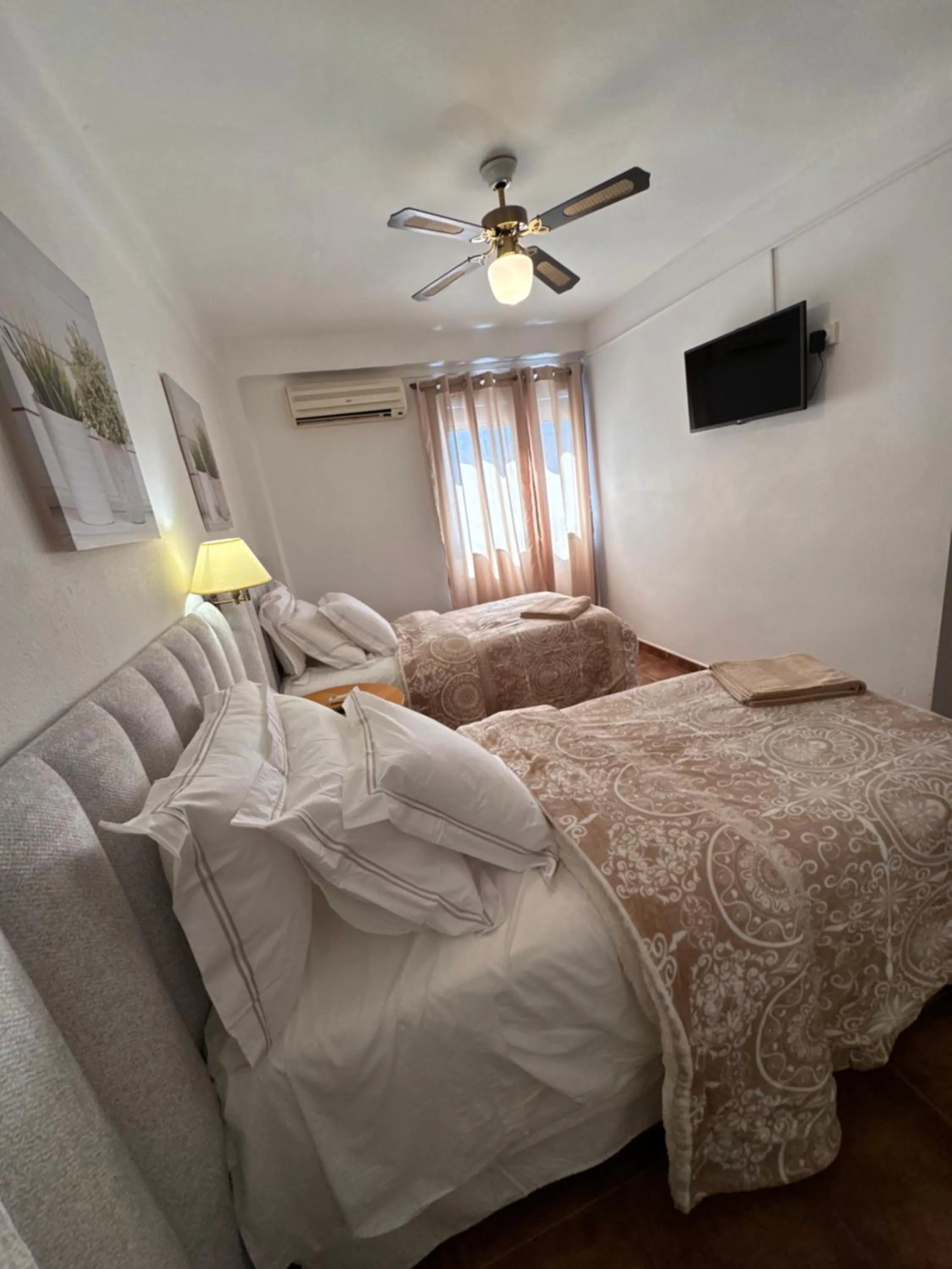 Toilet, Bed in Hotel Serramar