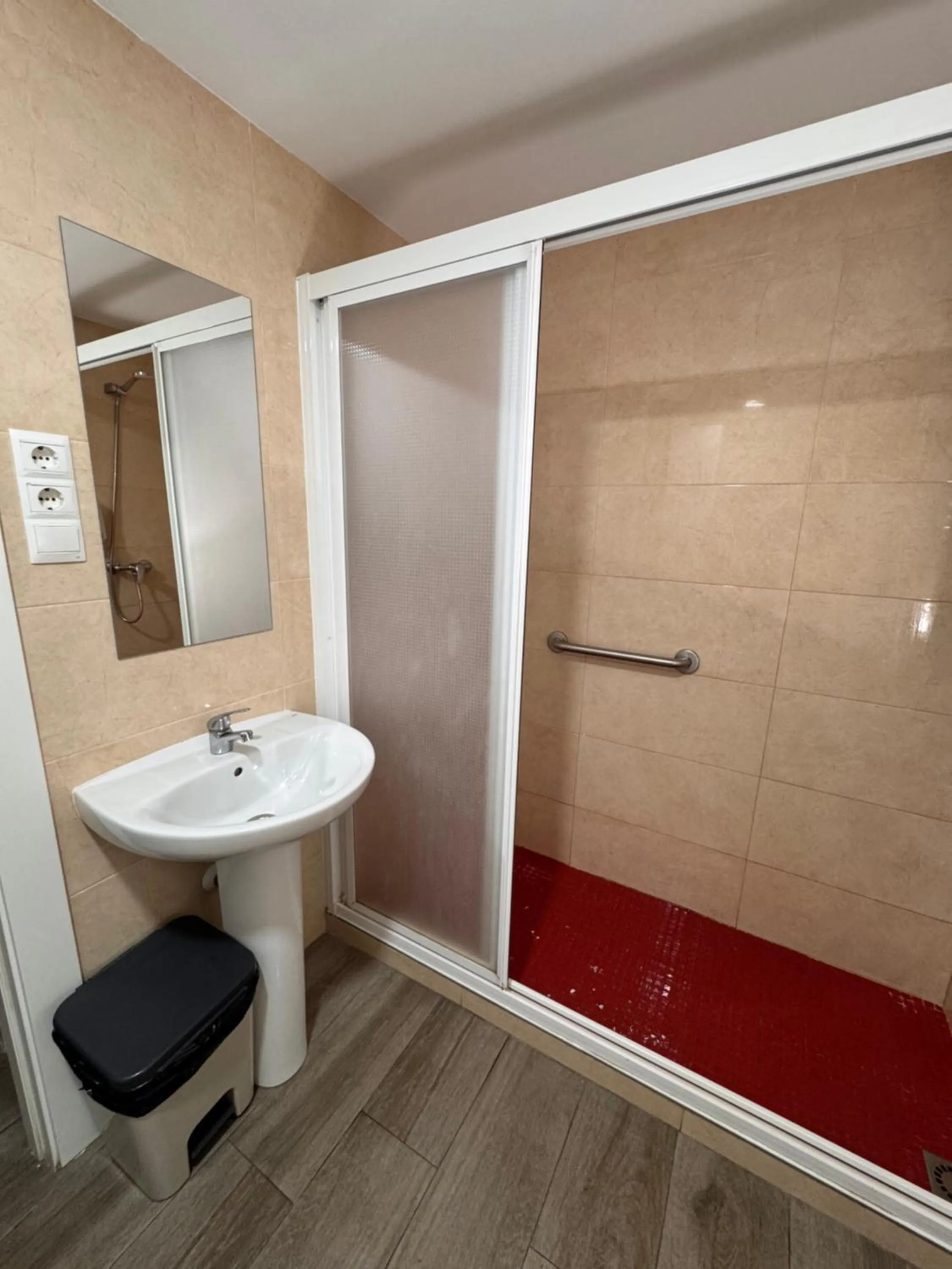 Shower in Hotel Serramar