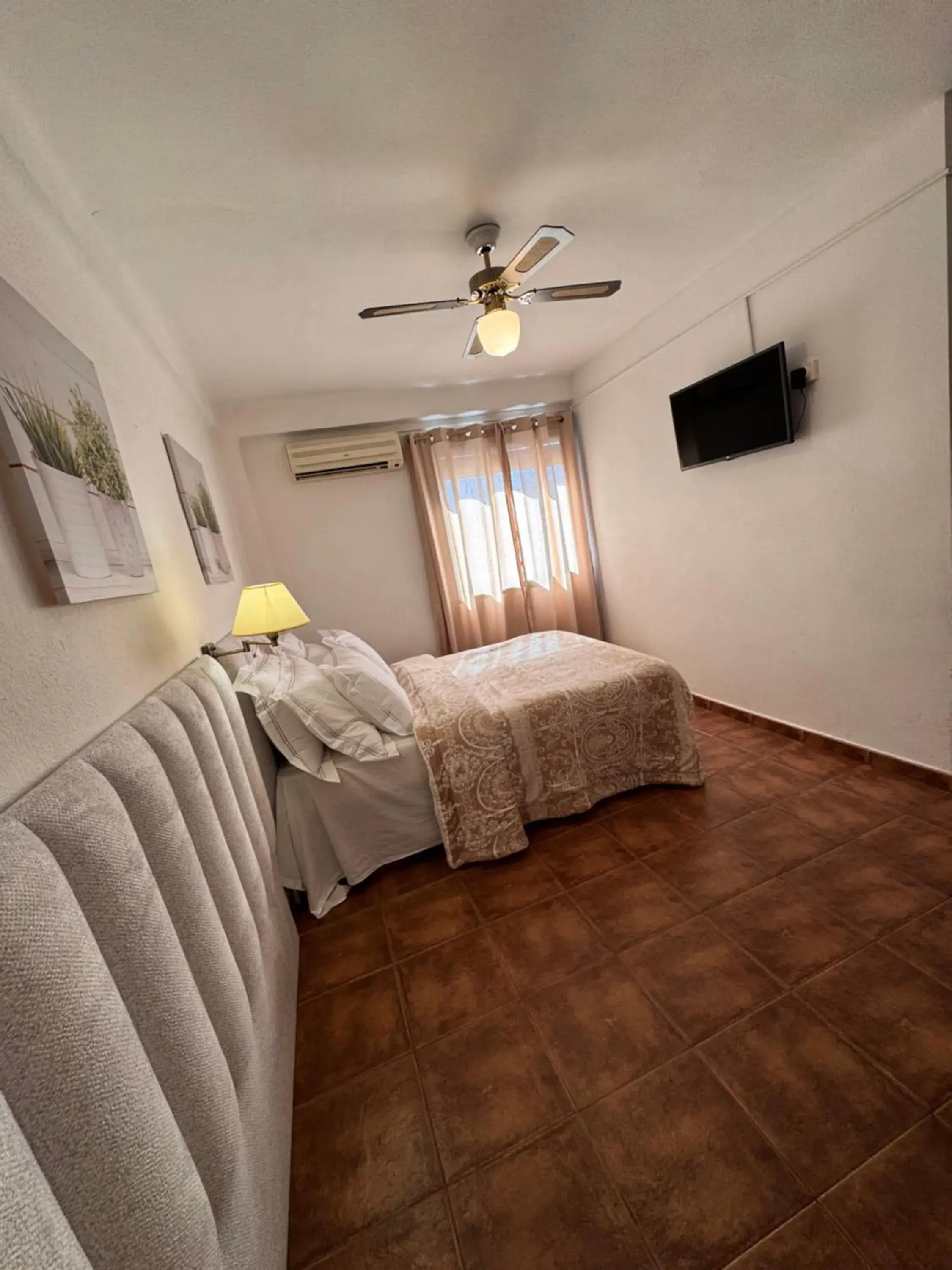 Small Single Room in Hotel Serramar Small Single Room in Hotel Serramar