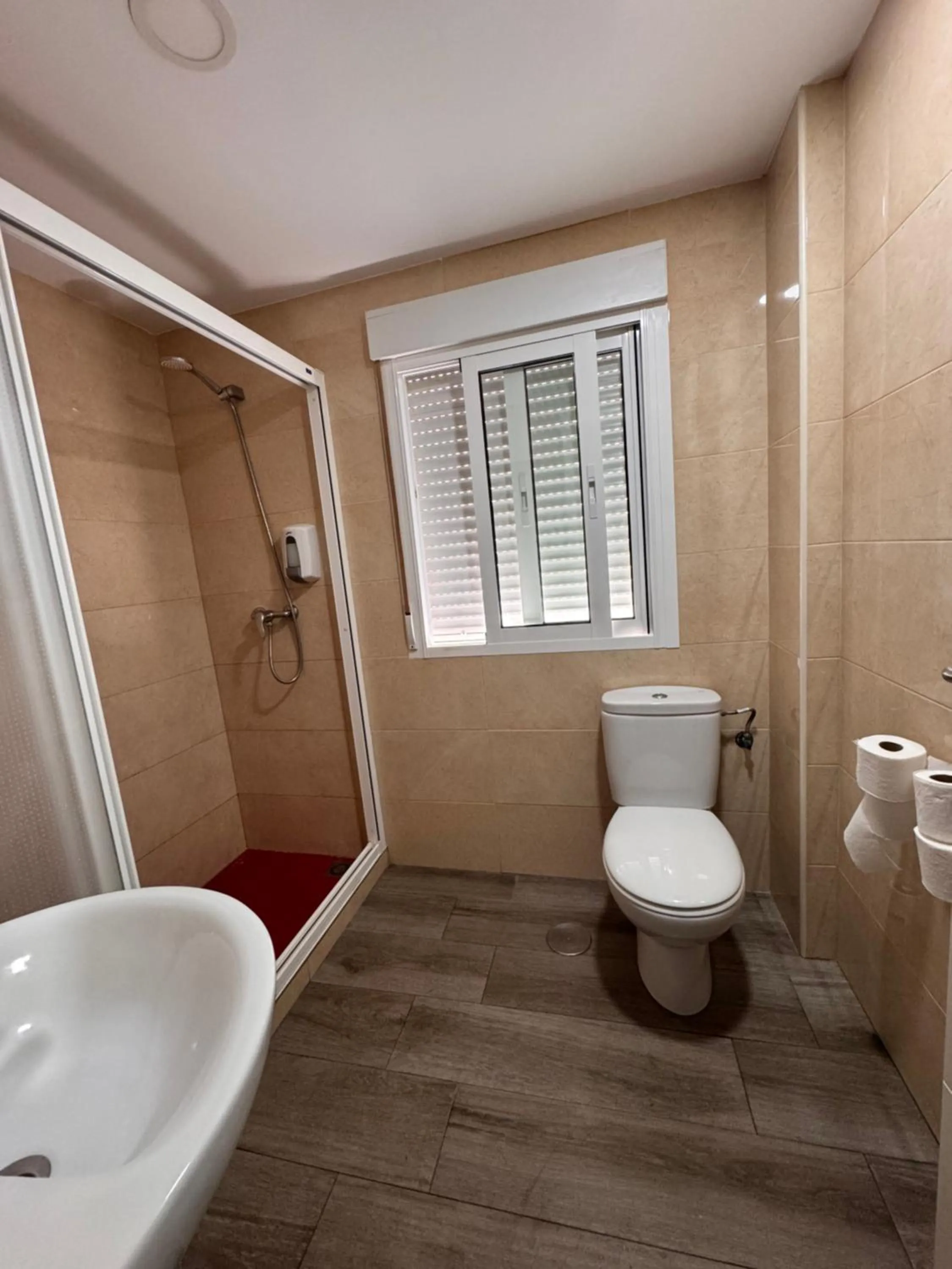 Shower in Hotel Serramar