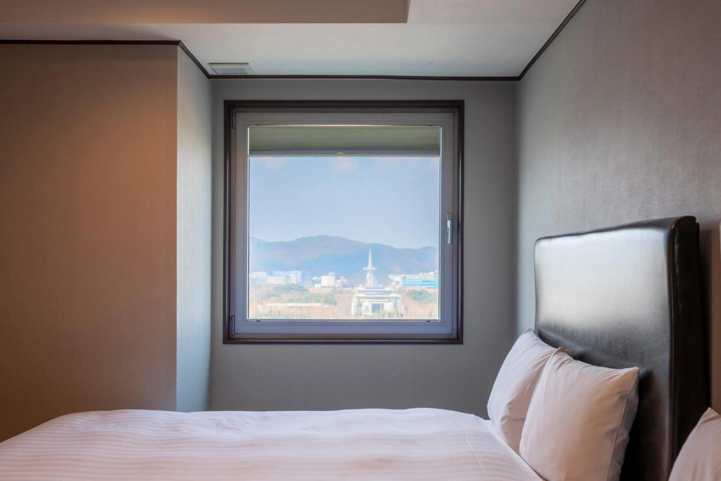 Bed in Toyoko Inn Daejeon Government Complex