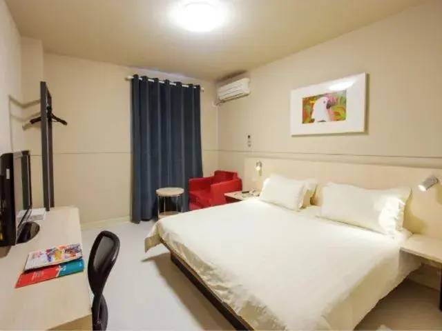 Bed in Jinjiang Inn Xinxiang Railway Station Bed in Jinjiang Inn Xinxiang Railway Station
