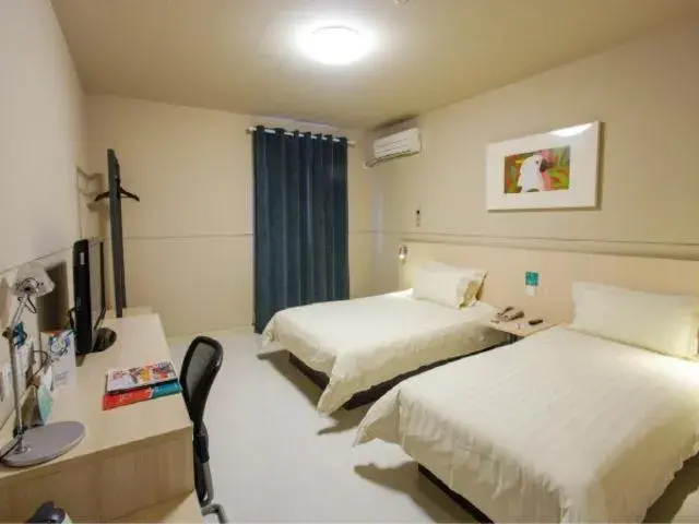 Bed in Jinjiang Inn Xinxiang Railway Station Bed in Jinjiang Inn Xinxiang Railway Station