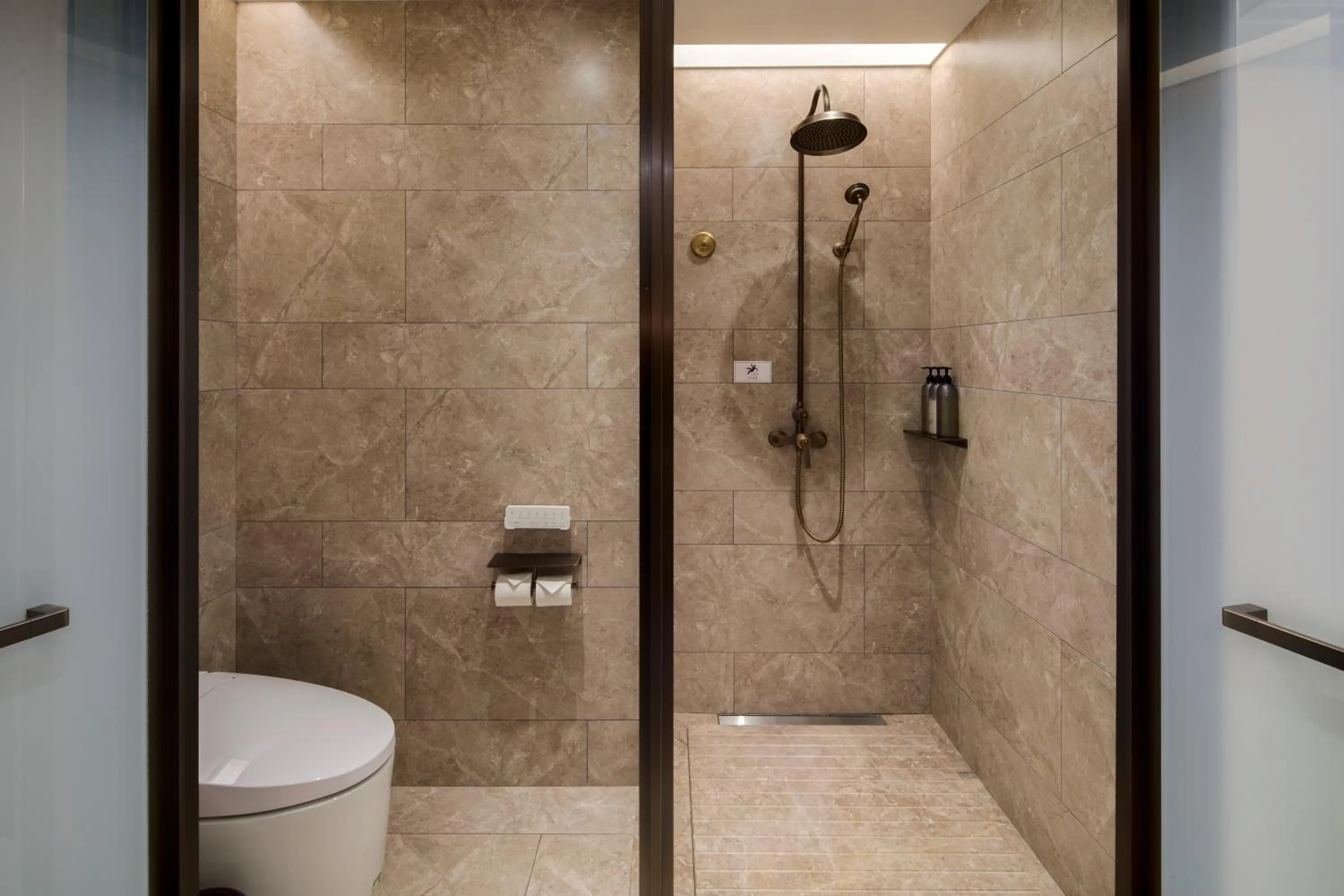 Shower in Mercure Xian Dazhai Road