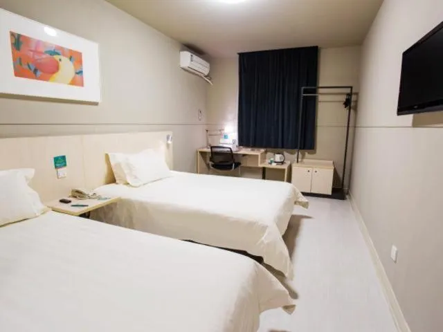 Bedroom in Jinjiang Inn Shanghai Hongqiao Hinge Tianshan West Road