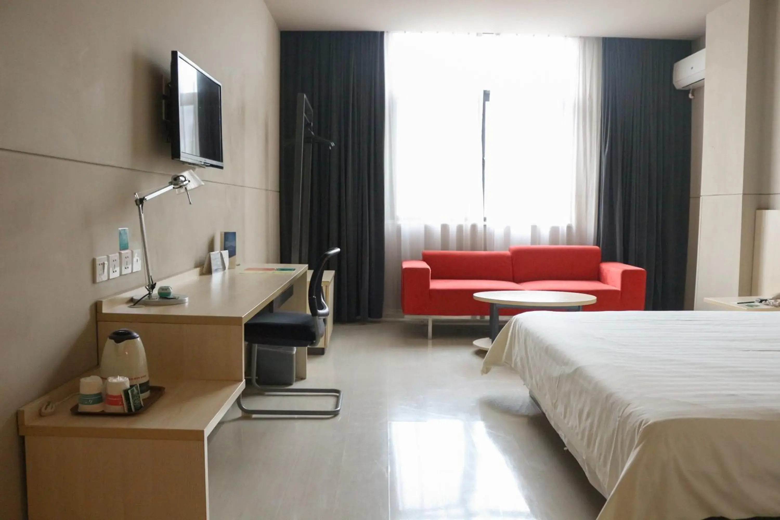 Bed in Jinjiang Inn Shanghai Chedun Studios Bed in Jinjiang Inn Shanghai Chedun Studios